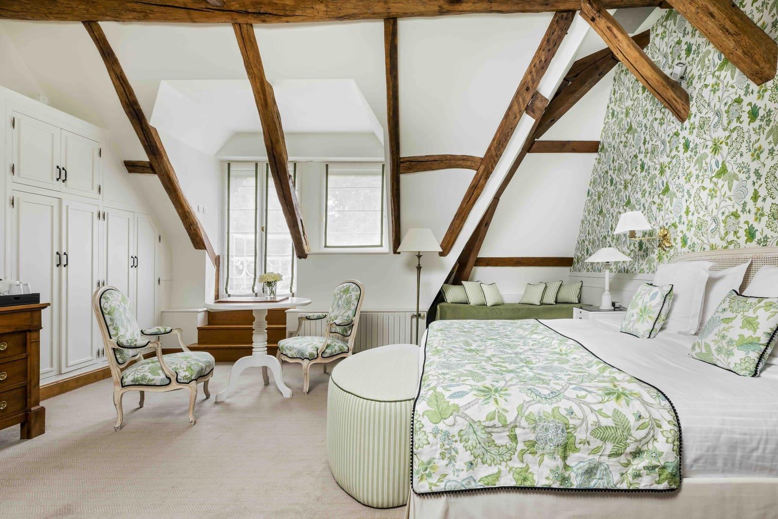 Une chambre élégante dans l’hôtel de luxe © Romain Ricard 