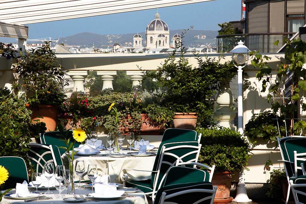 La terrasse façon rooftop du restaurant gastronomique Le Ciel | © Grand Hotel Wien