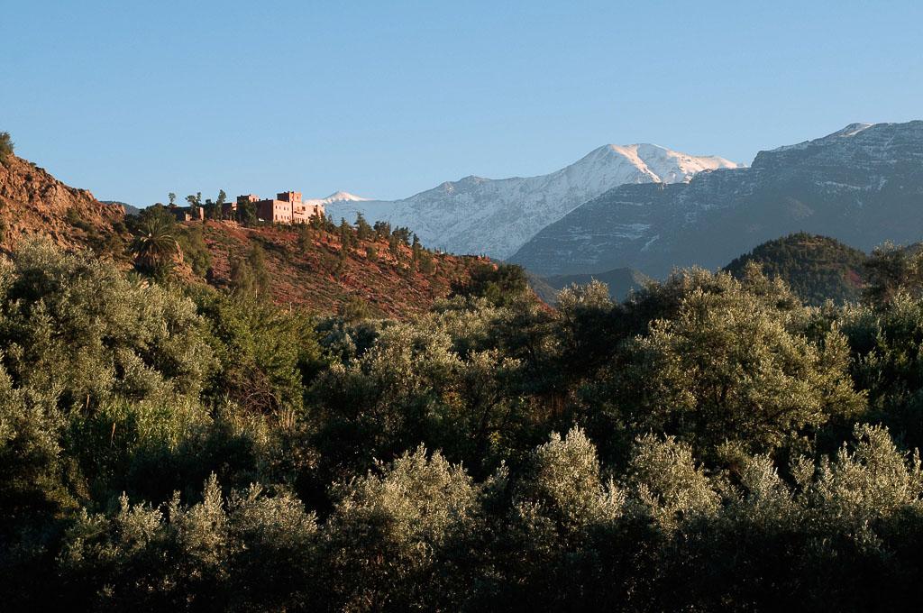 La Kasbah perchée sur une colline, entre le vallée de l’Ourika et les hauteurs de l’Atlas | © Kasbah Bab Ourika