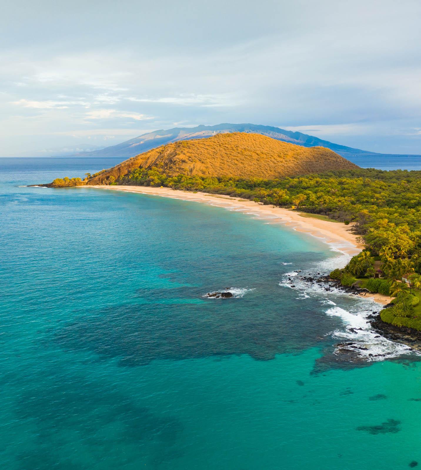  Makena State Park, Big Beach — Maui, Hawai © Timo Gunthner-AdobeStock