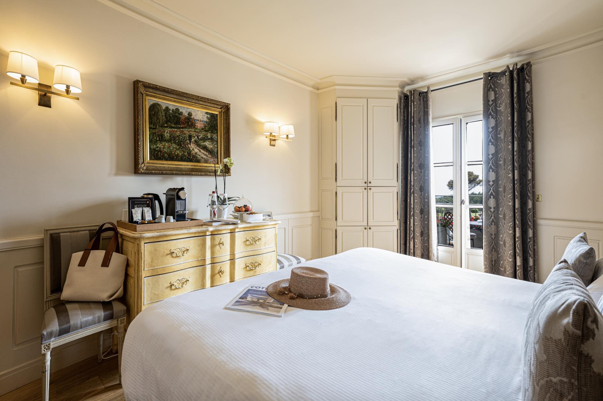 Une des 46 chambres de l’Hôtel & Spa du Castellet en Provence © DR