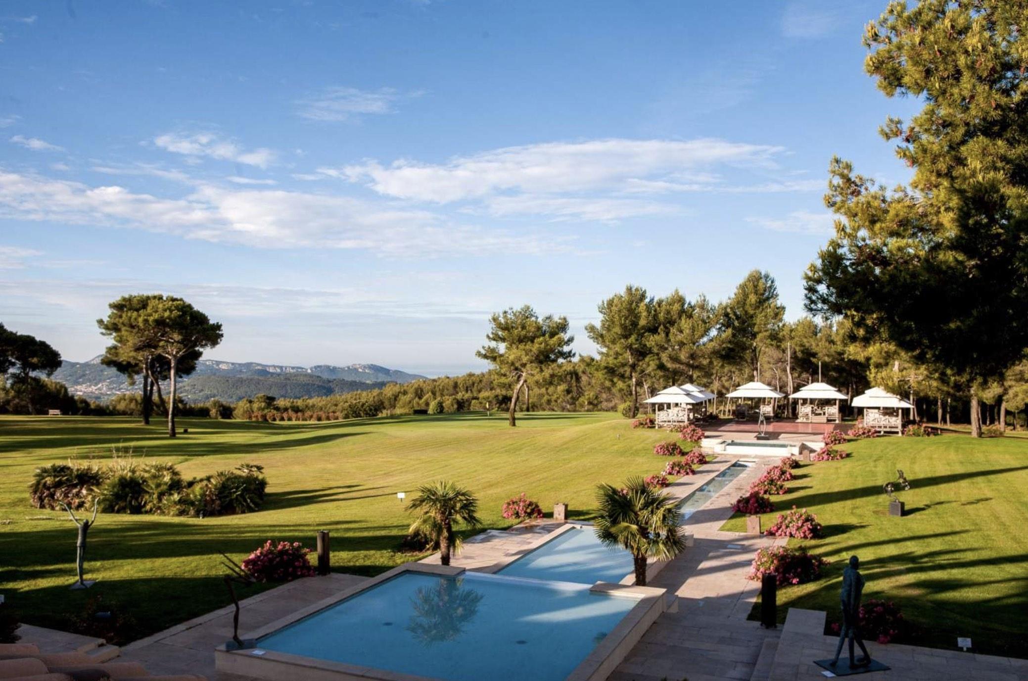 Le Castellet, un des plus beaux hôtels 5 étoiles de Provence © DR