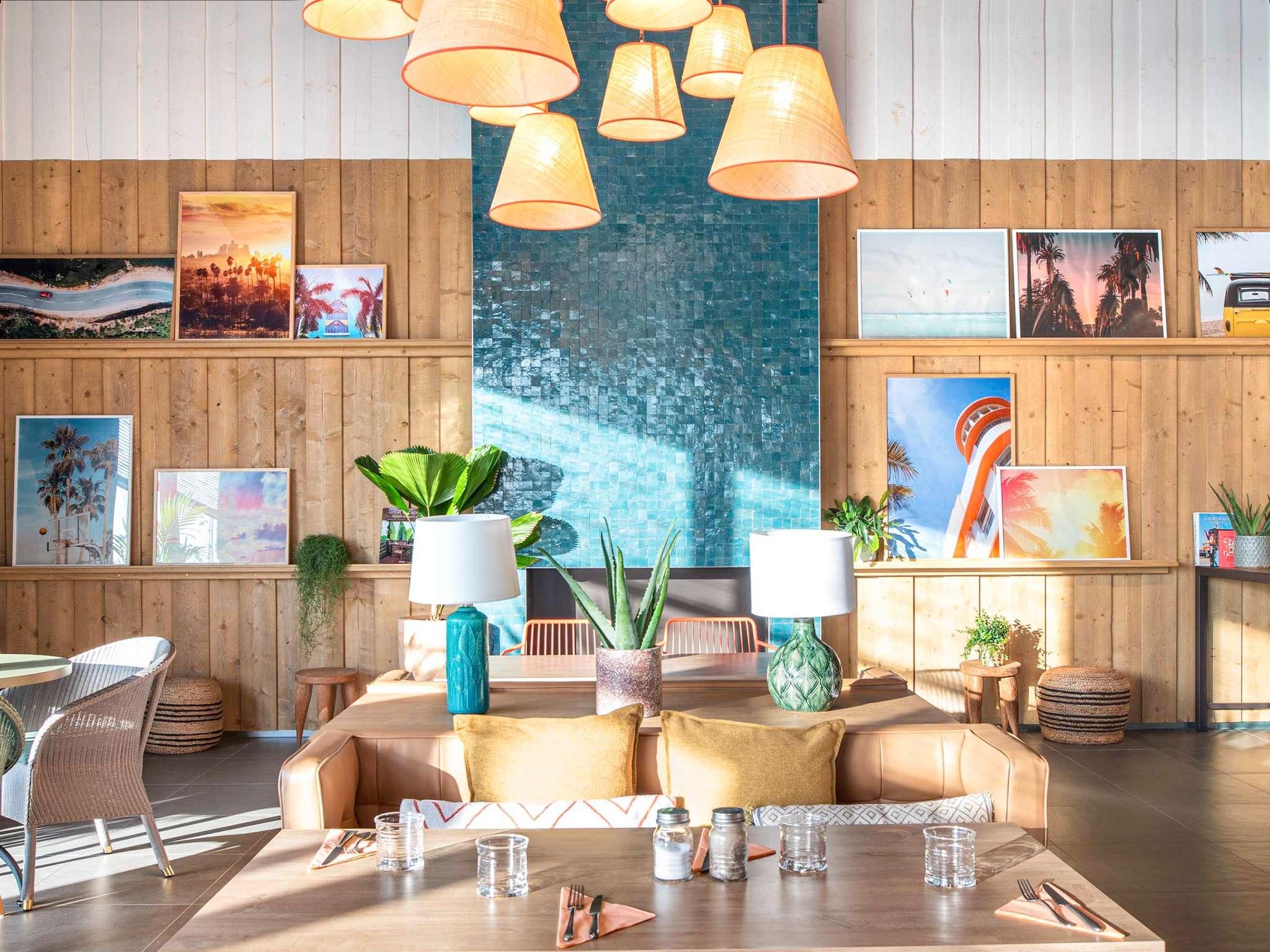 Le lobby de l’hôtel Mercure Paris Orly Tech Aéroport © Mercure