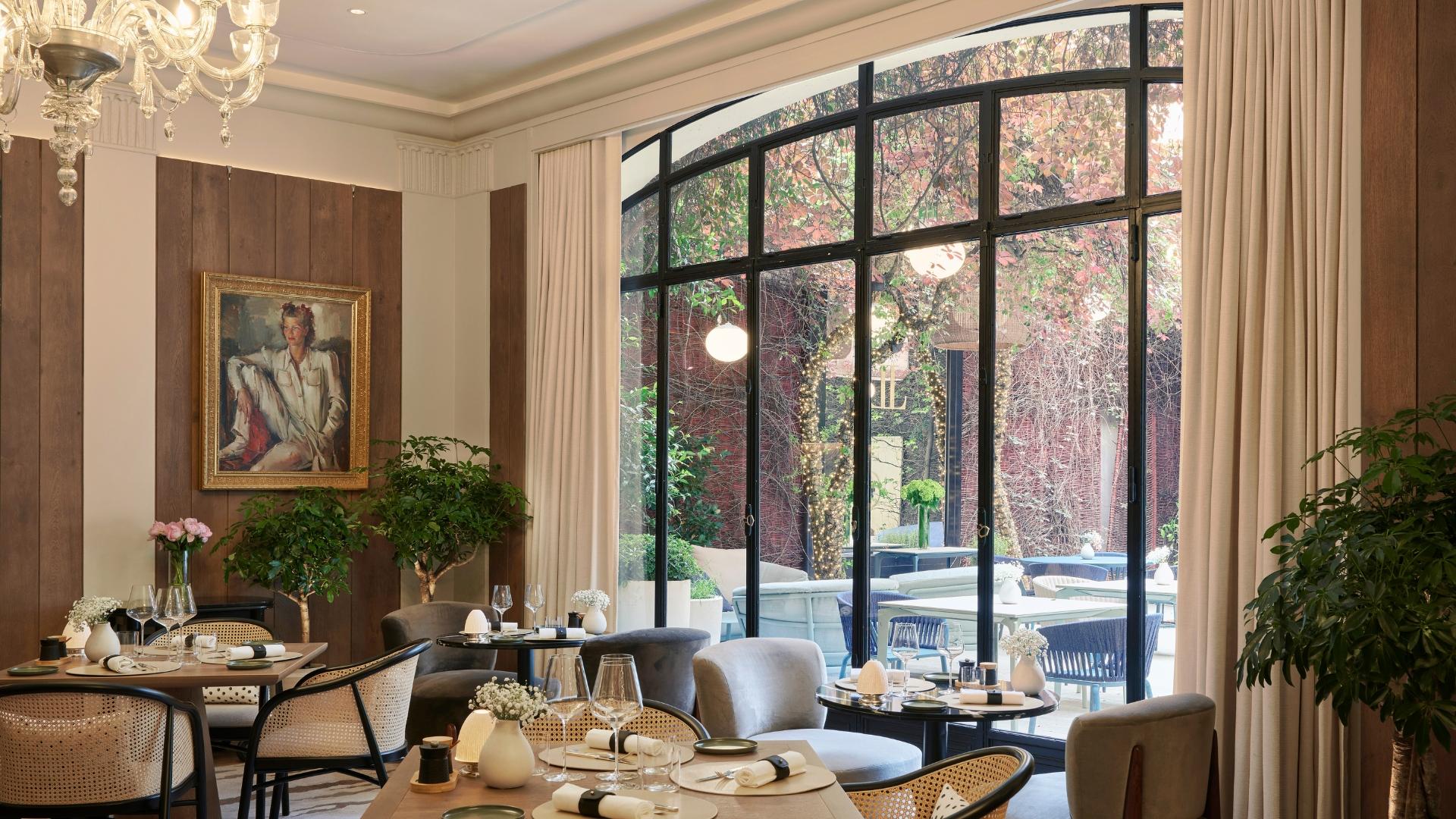 Dîner dans l’hôtel de luxe à Paris © Hôtel Lancaster 