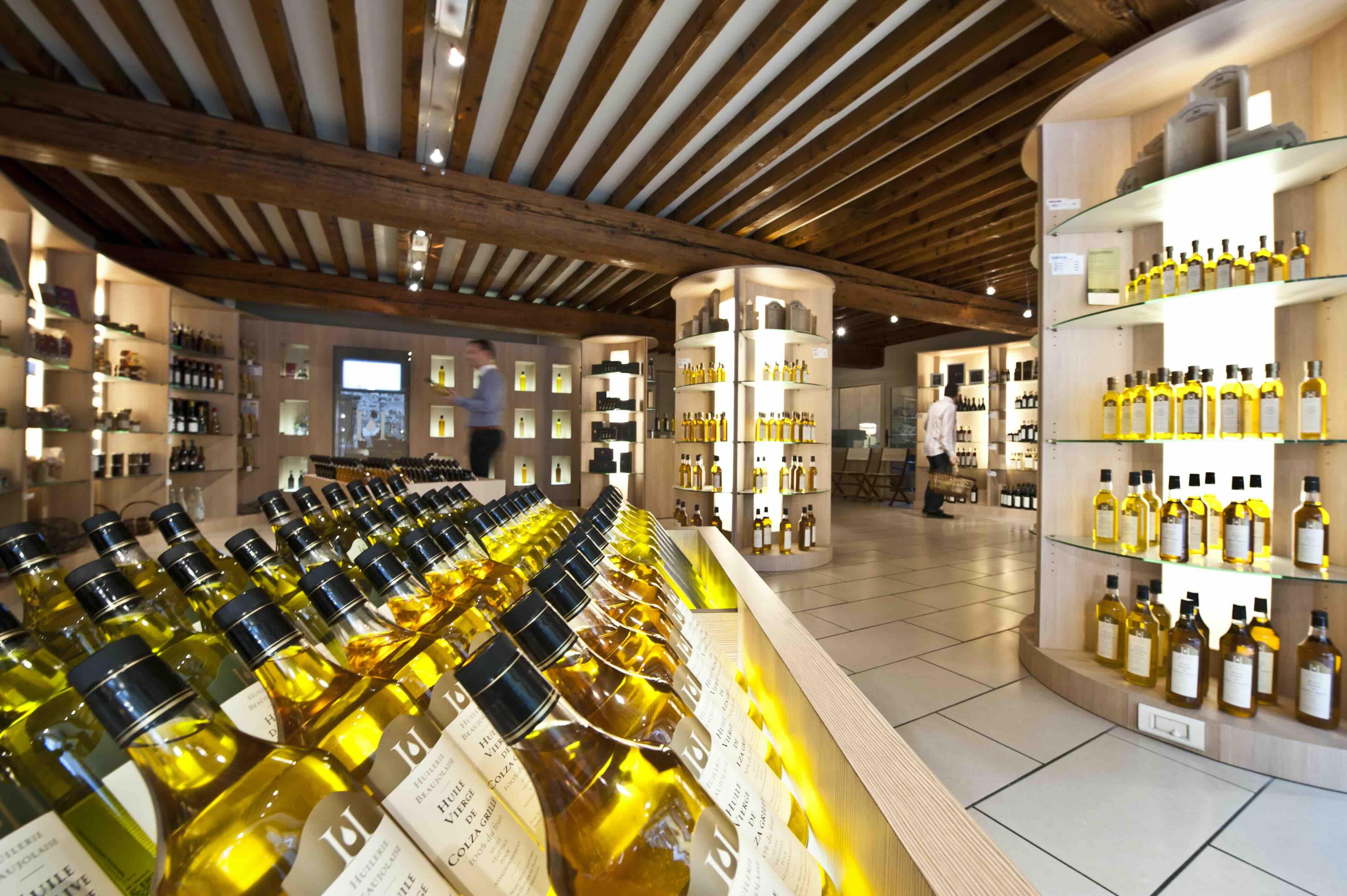 Faire du shopping dans l’Huilerie Beaujolaise © Huilerie Beaujolaise