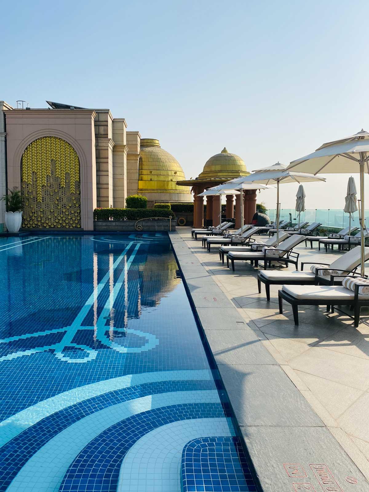 Piscine en rooftop © Mireille Gignoux