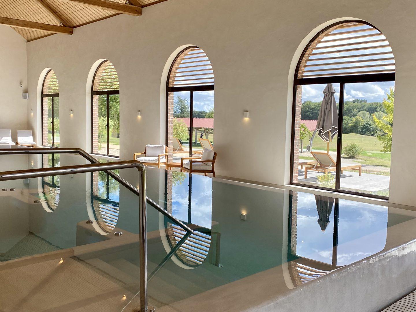 La piscine de l’hôtel © Domaine du Roncemay 
