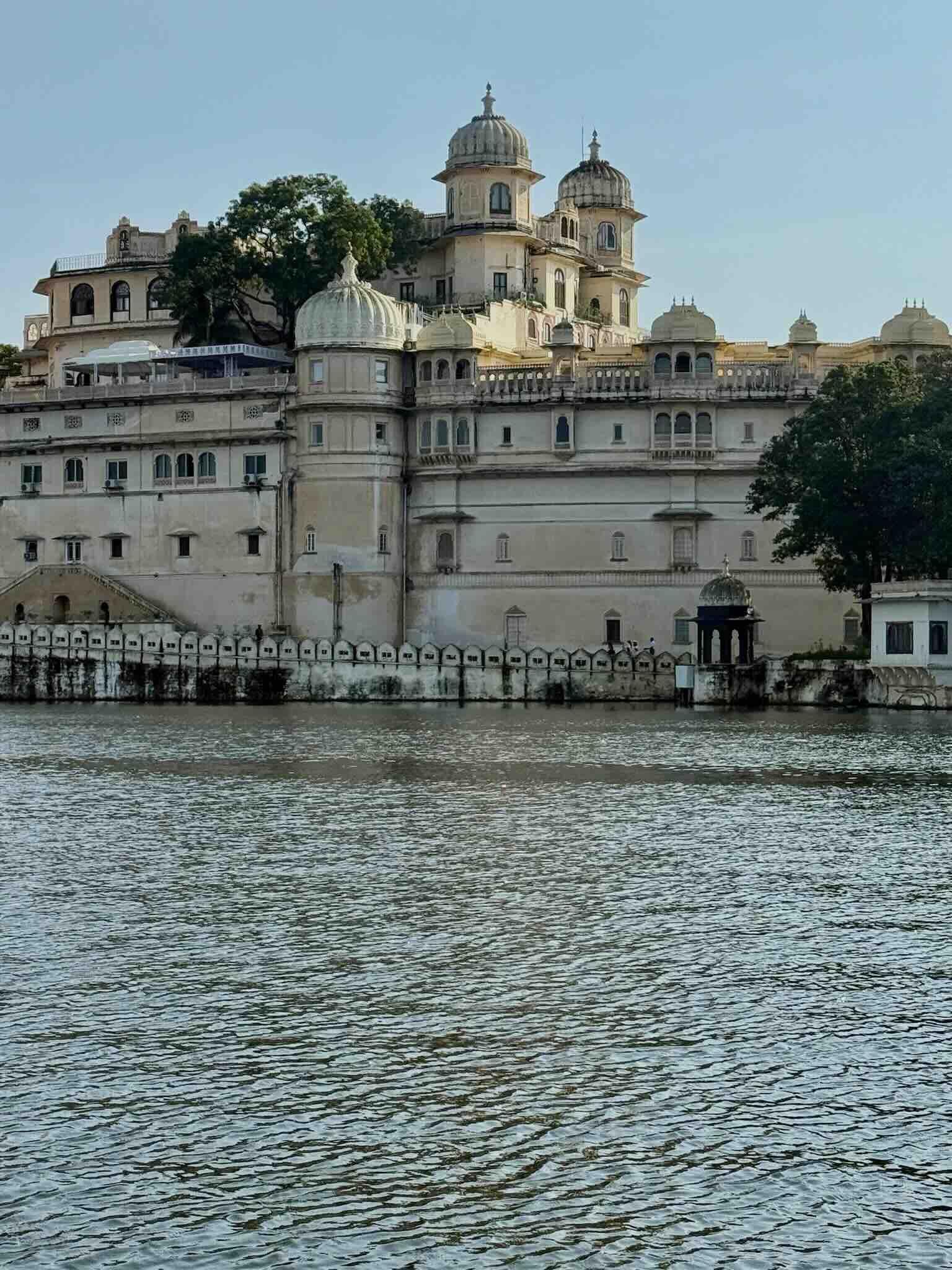 Le City Palace en bordure du lac Pichola © EL