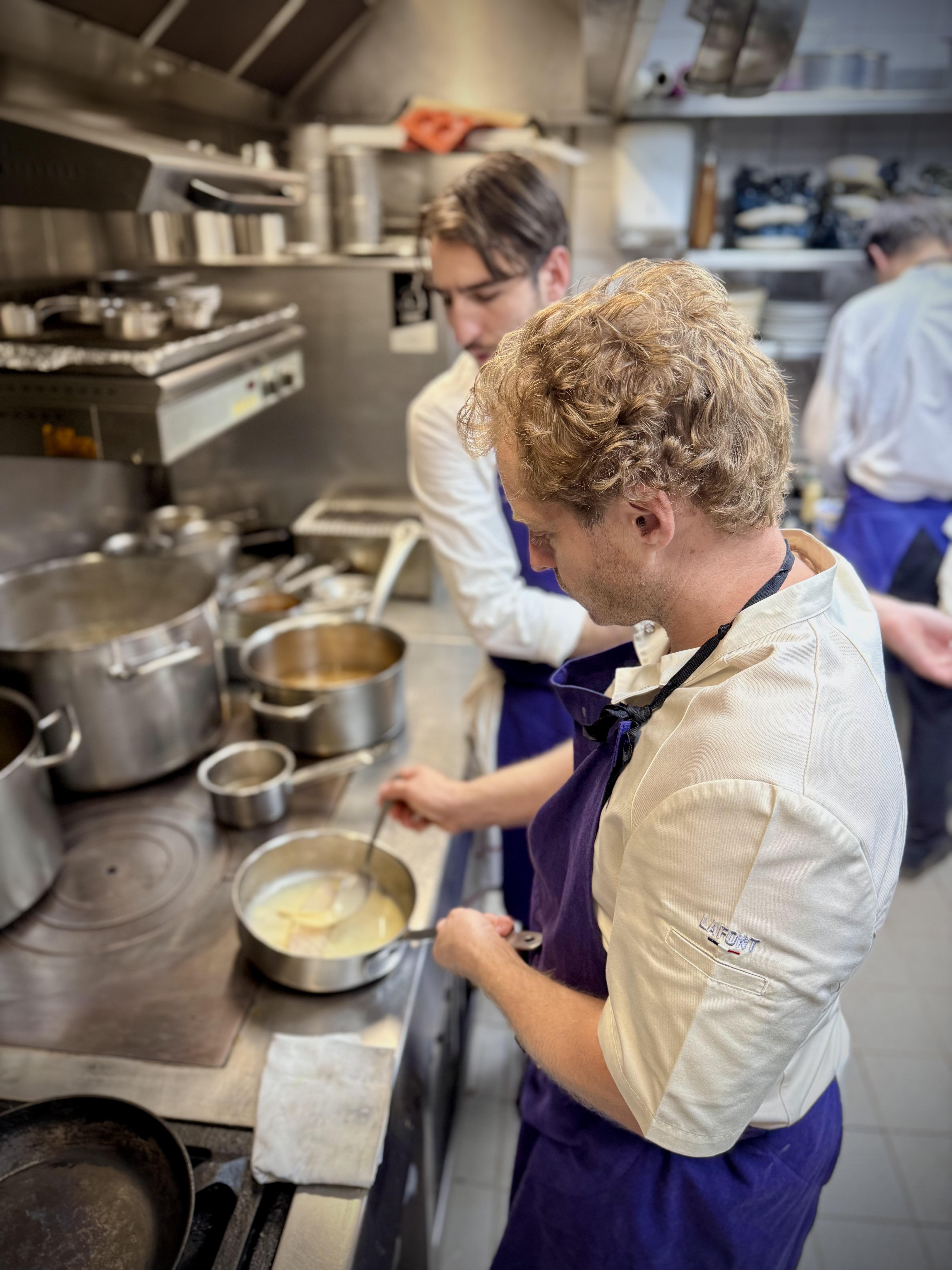 La cuisine en plein service © Emmanuel Laveran  La cuisine en plein service © Emmanuel Laveran