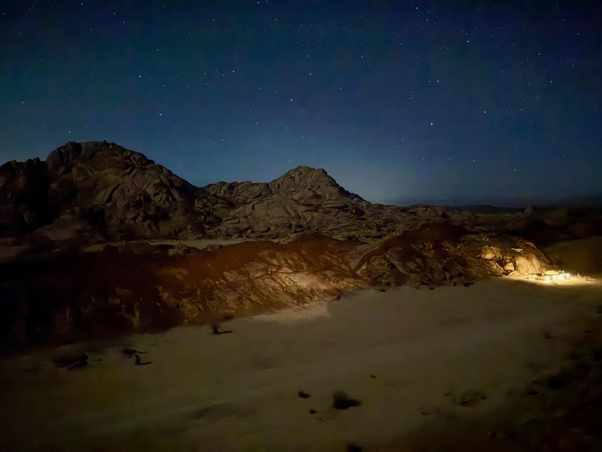 La nuit tombe sur Desert Rock