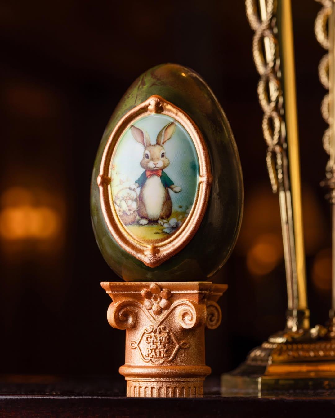 L’oeuf en chocolat inspiré de Pierre Lapin © Le Café de la Paix 