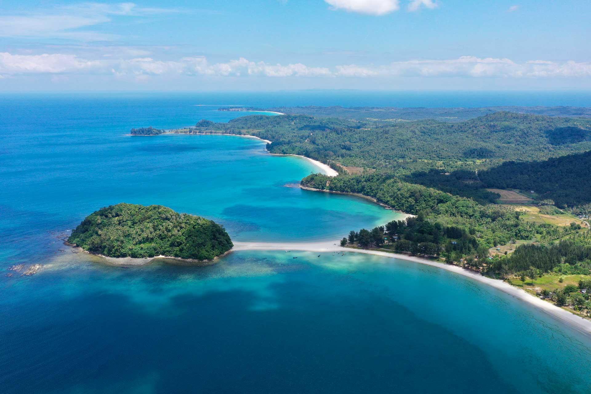 La plage de Kelambu à Kudat © AdobeStock Mohd Khairil