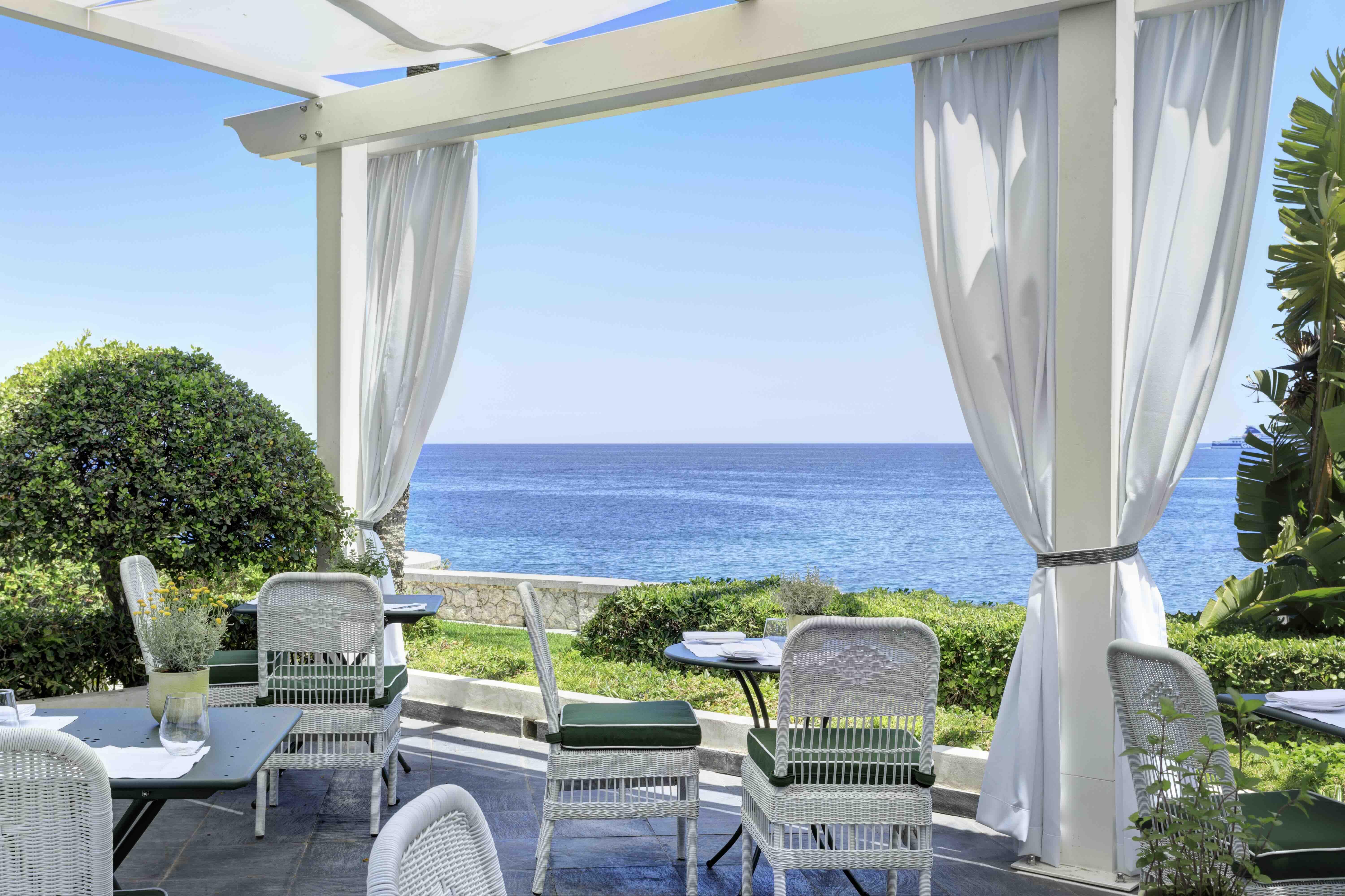 L’alicetta bar, situé au niveau de la piscine © Villa Igiea