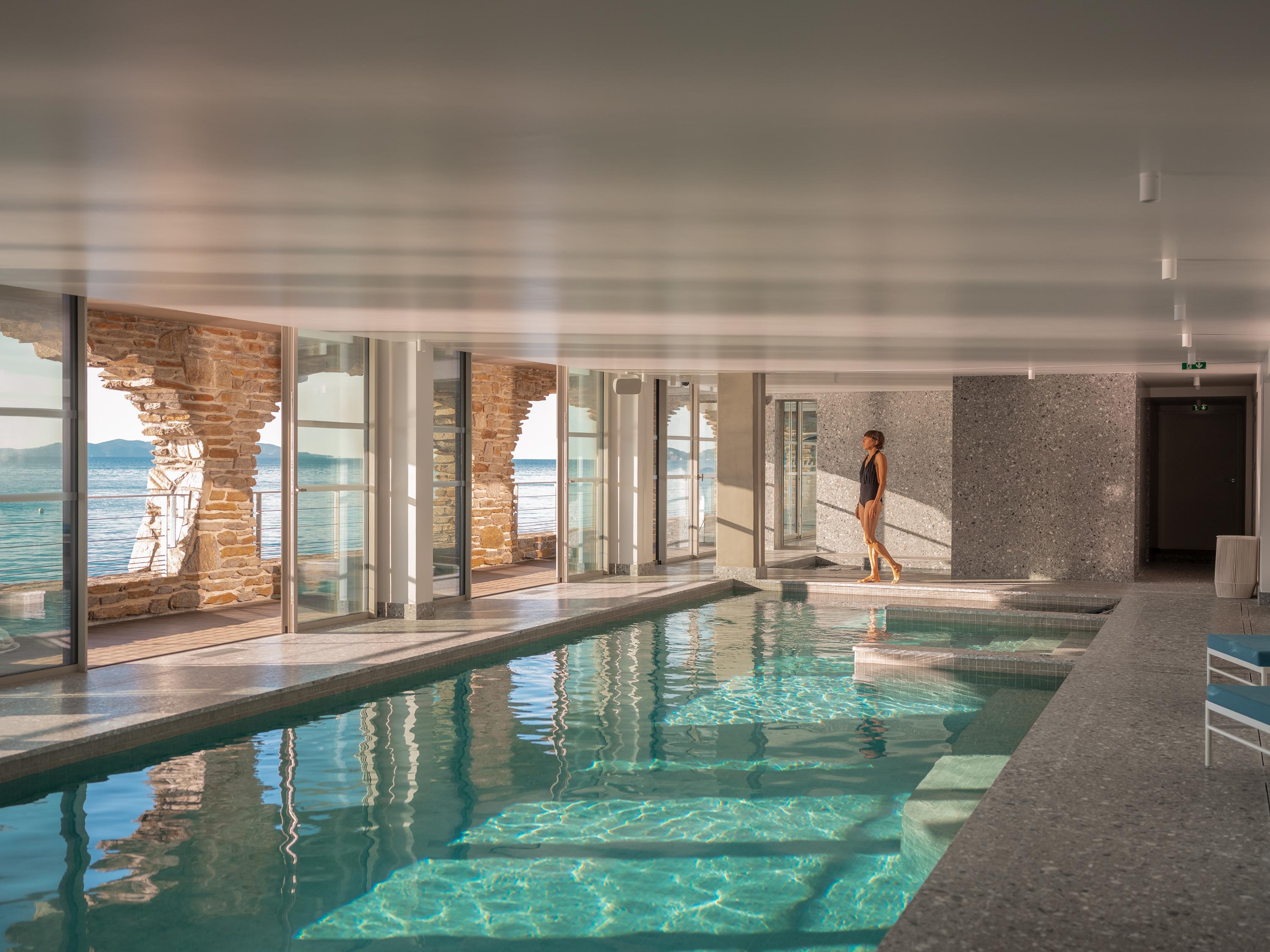 La piscine de l’hôtel © Hôtel Les Roches