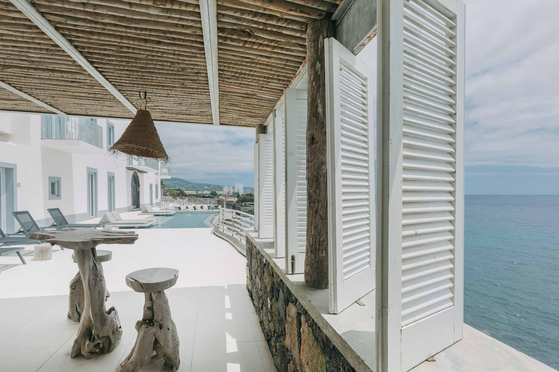 Vue plein océan et piscine à débordement sur la terrasse © Armando Jorge Mota Ribeiro