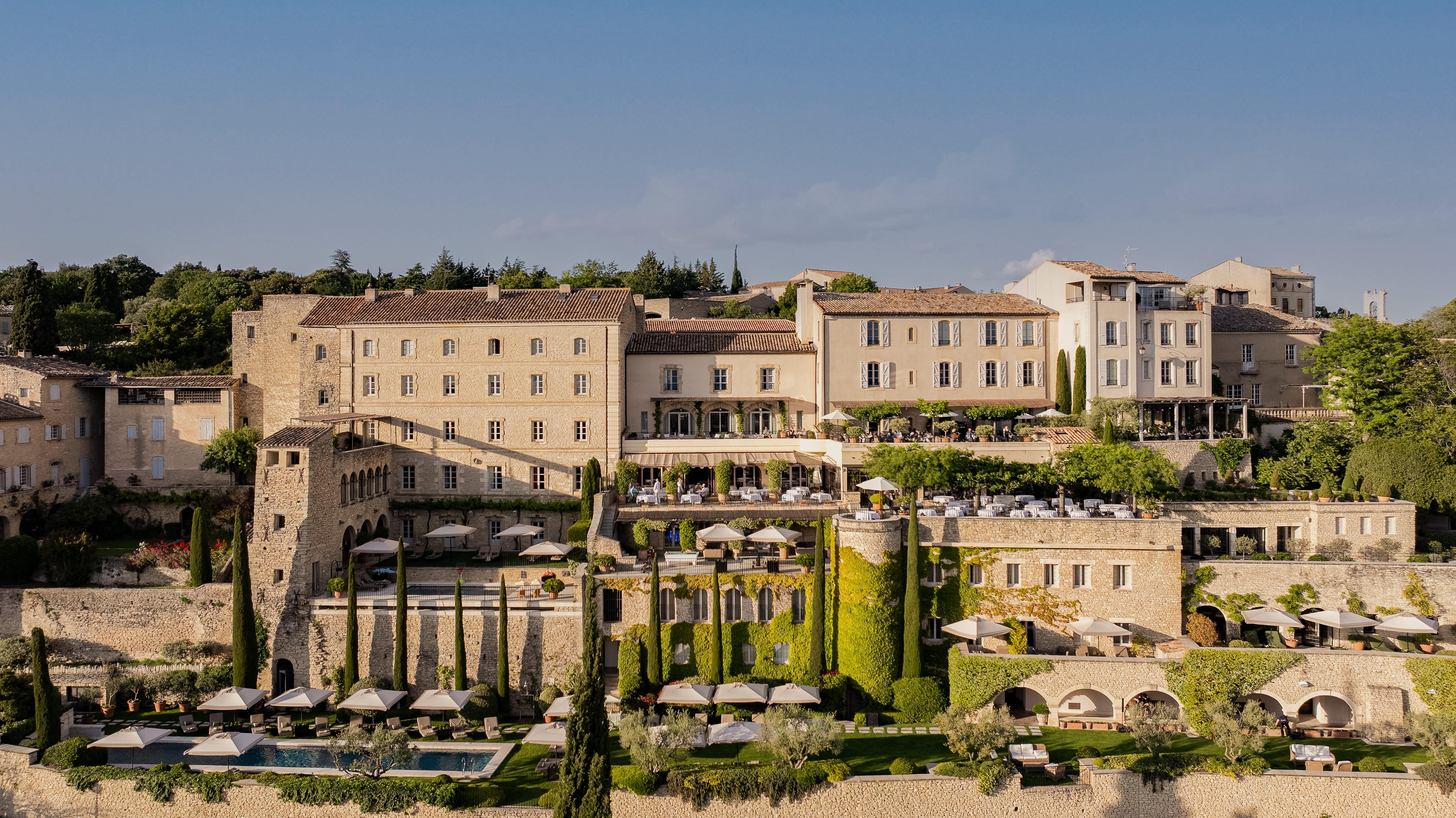 La grande façade de l’hôtel © Hidden Cliff 