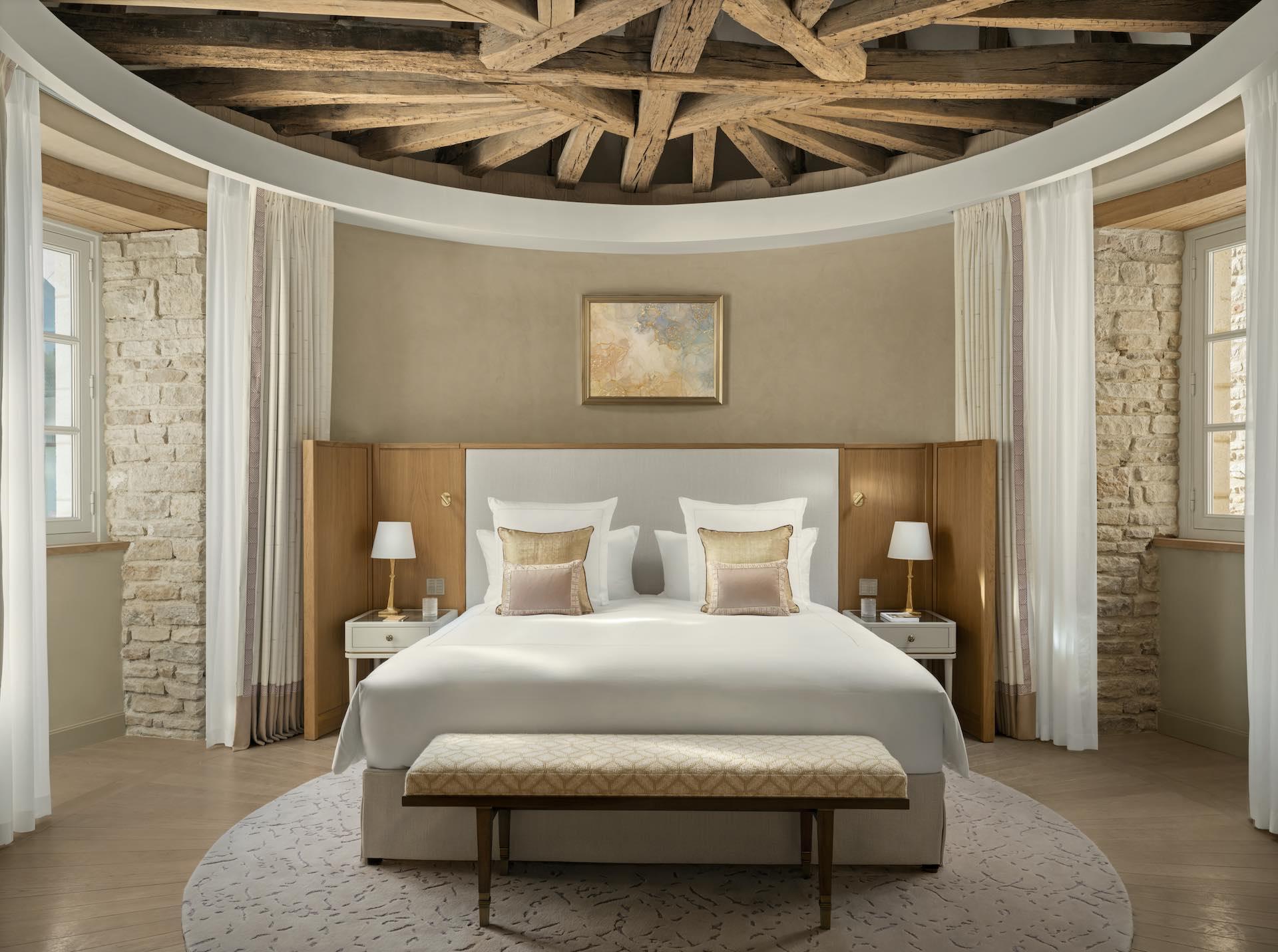 Une des chambres du château en Bourgogne © DR