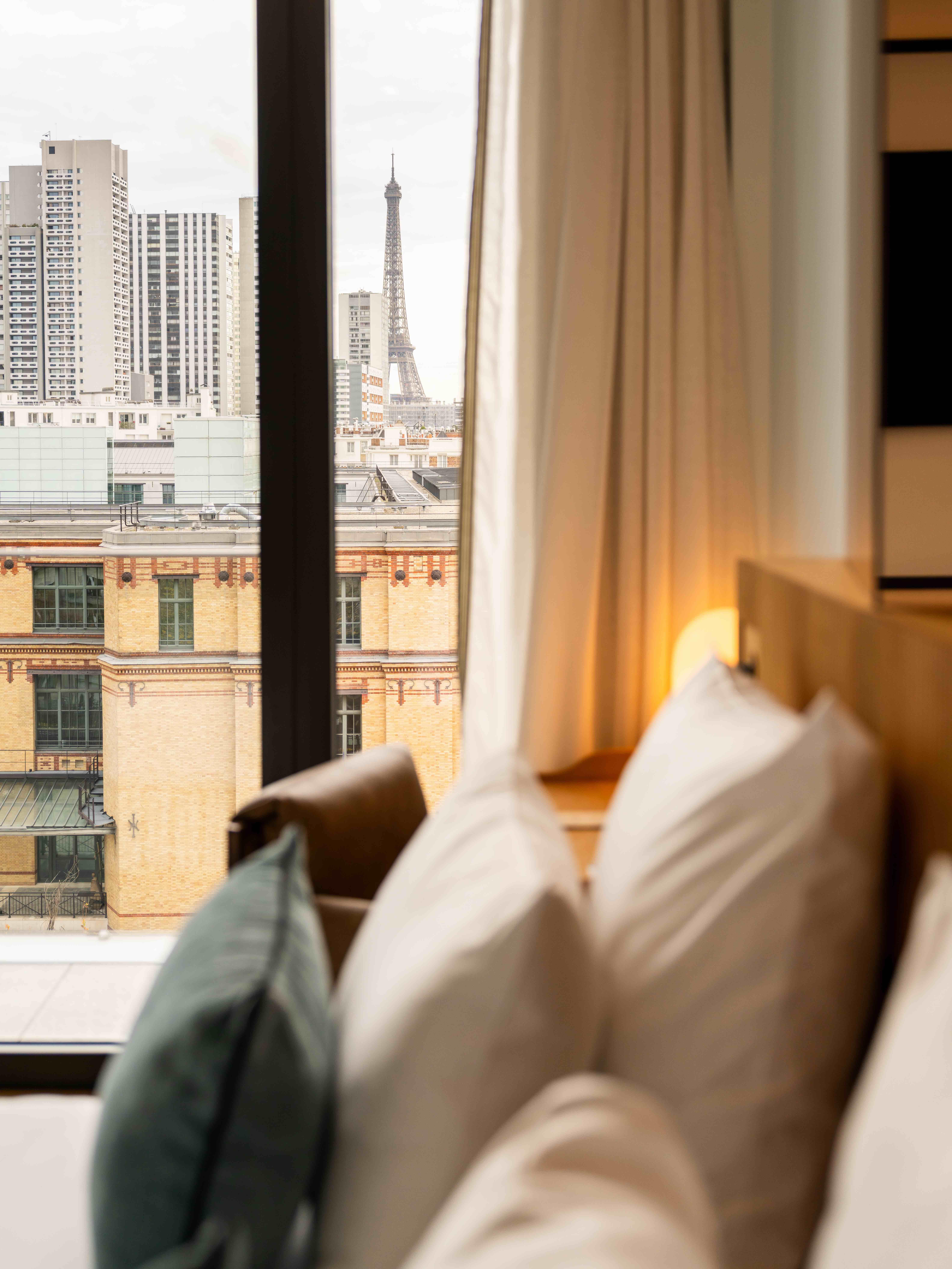 La vue sur la Tour Eiffel depuis l’hôtel La Quinzerie © La Quinzerie