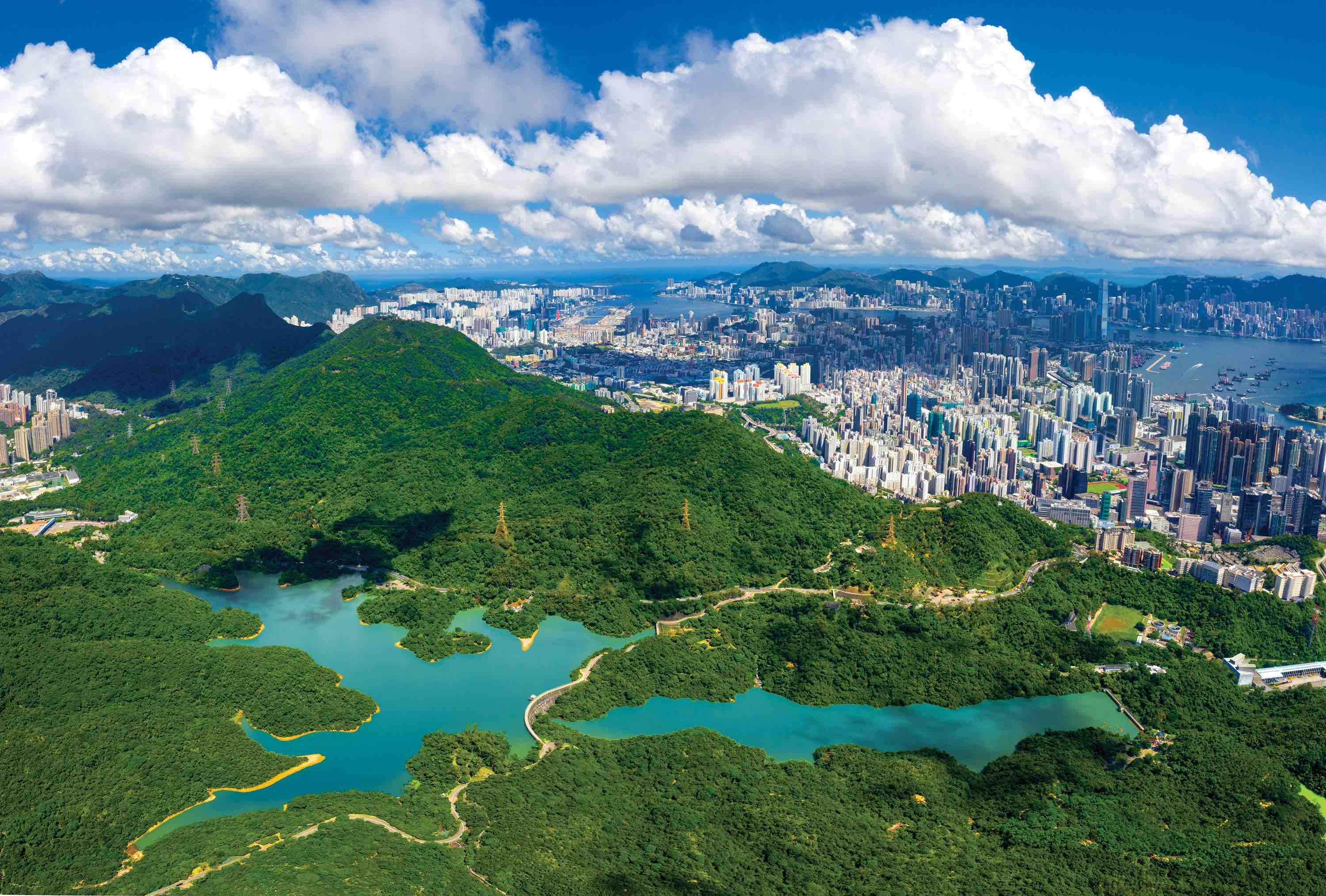 La nature au bord du centre urbain © Hong Kong Tourism Board 