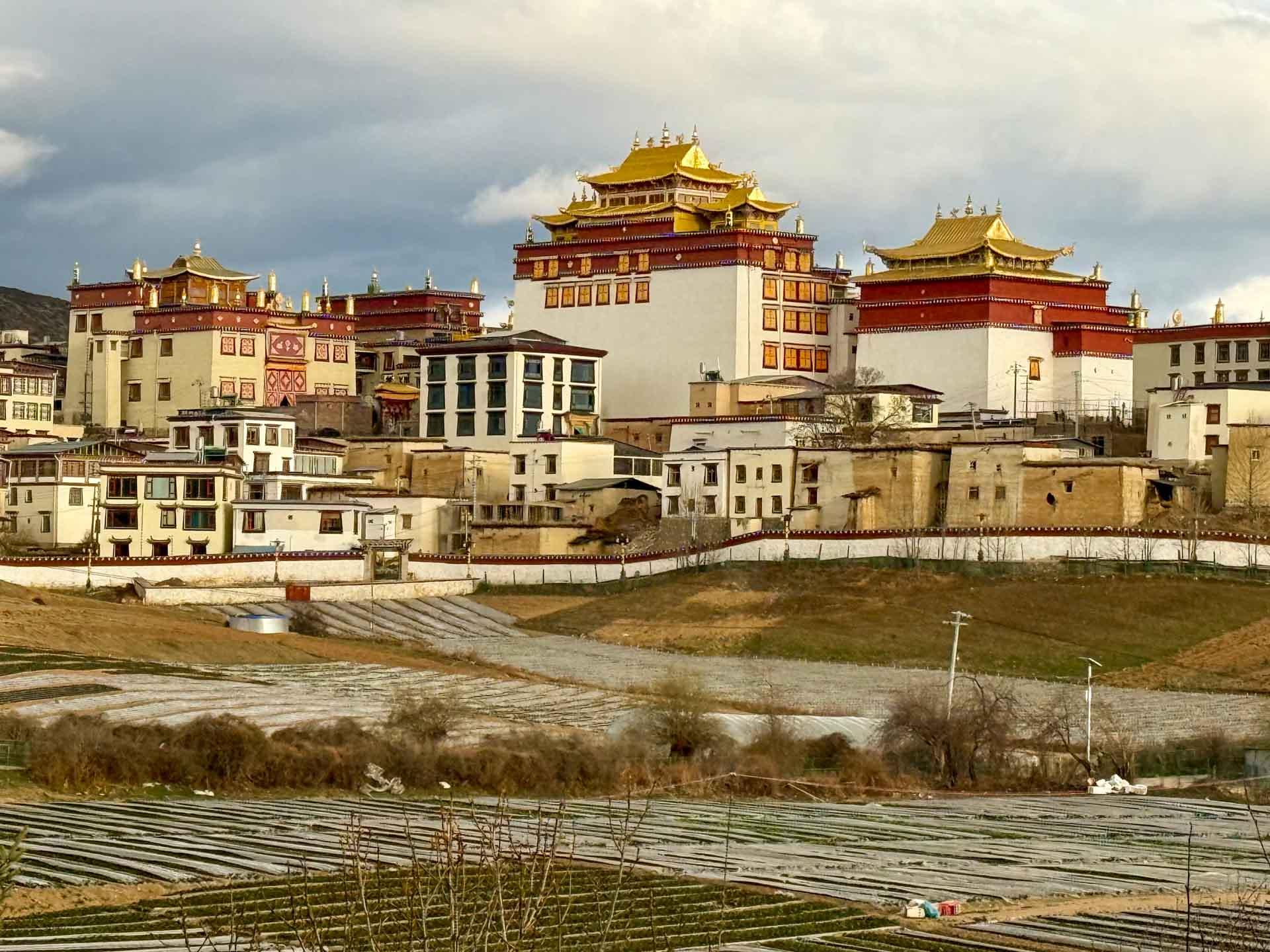 Vue sur Shangri La © Emmanuel Laveran