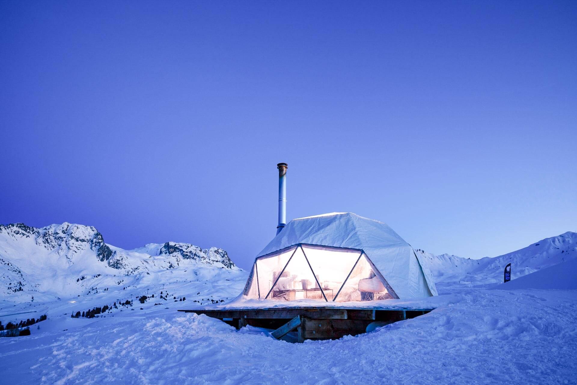 Passer une nuit au sommet dans un igloo © Elina Sirparanta