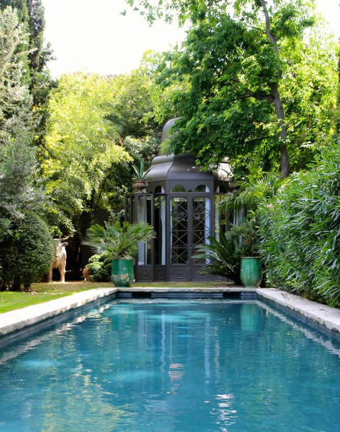 La piscine dans le jardin de la Divine Comédie © La Divine Comédie