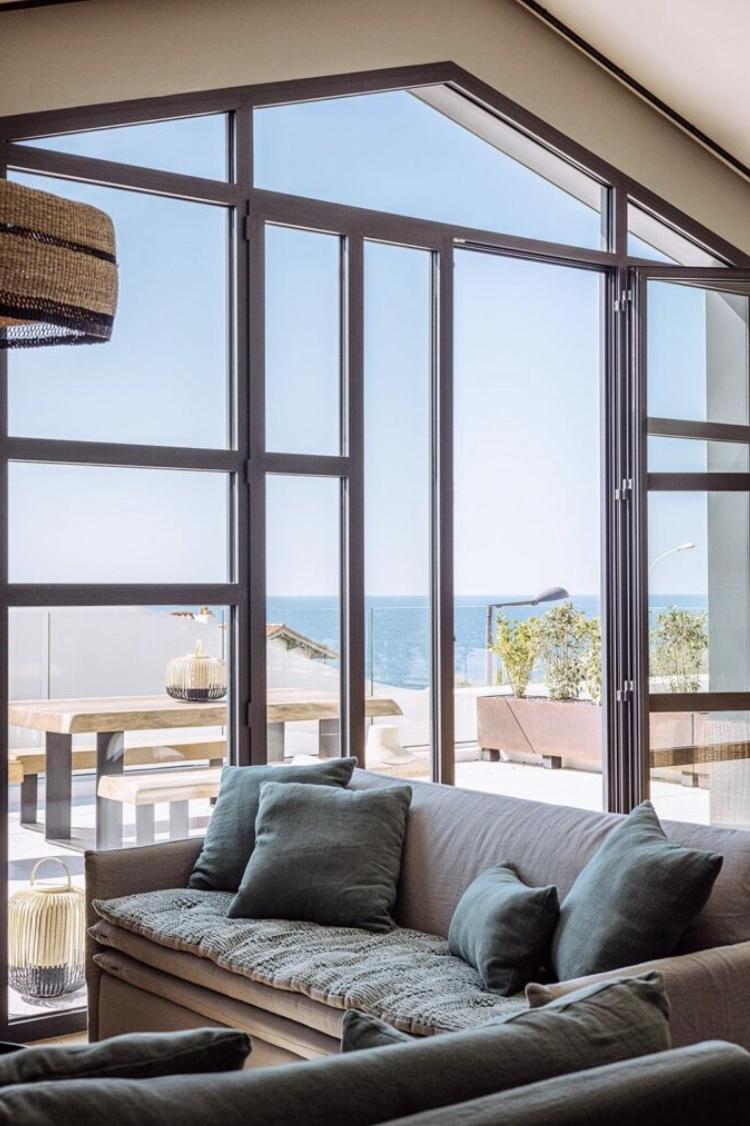Une des suites de l’hôtel romantique à Biarritz © Hôtel Le Garage Biarritz