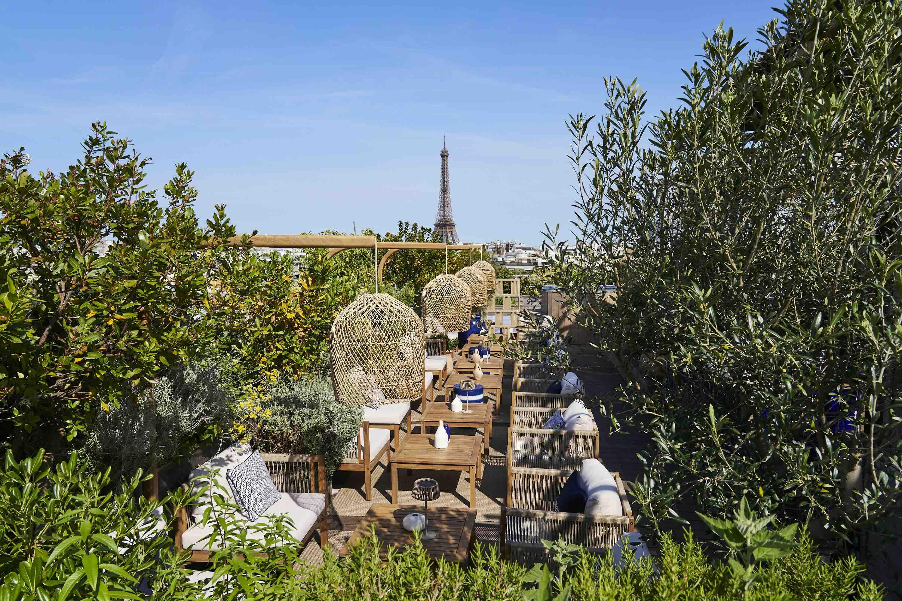 Le Rooftop Villa minuty de l’hôtel Le Brach Paris © Charles Jean
