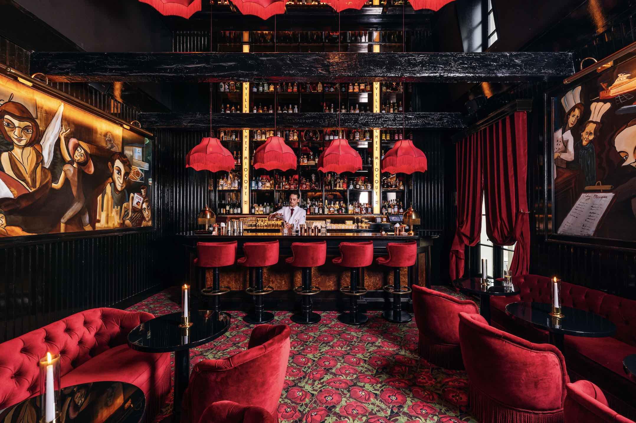 Le bar américain à l’étage de Chez Miocque © The Travel Buds