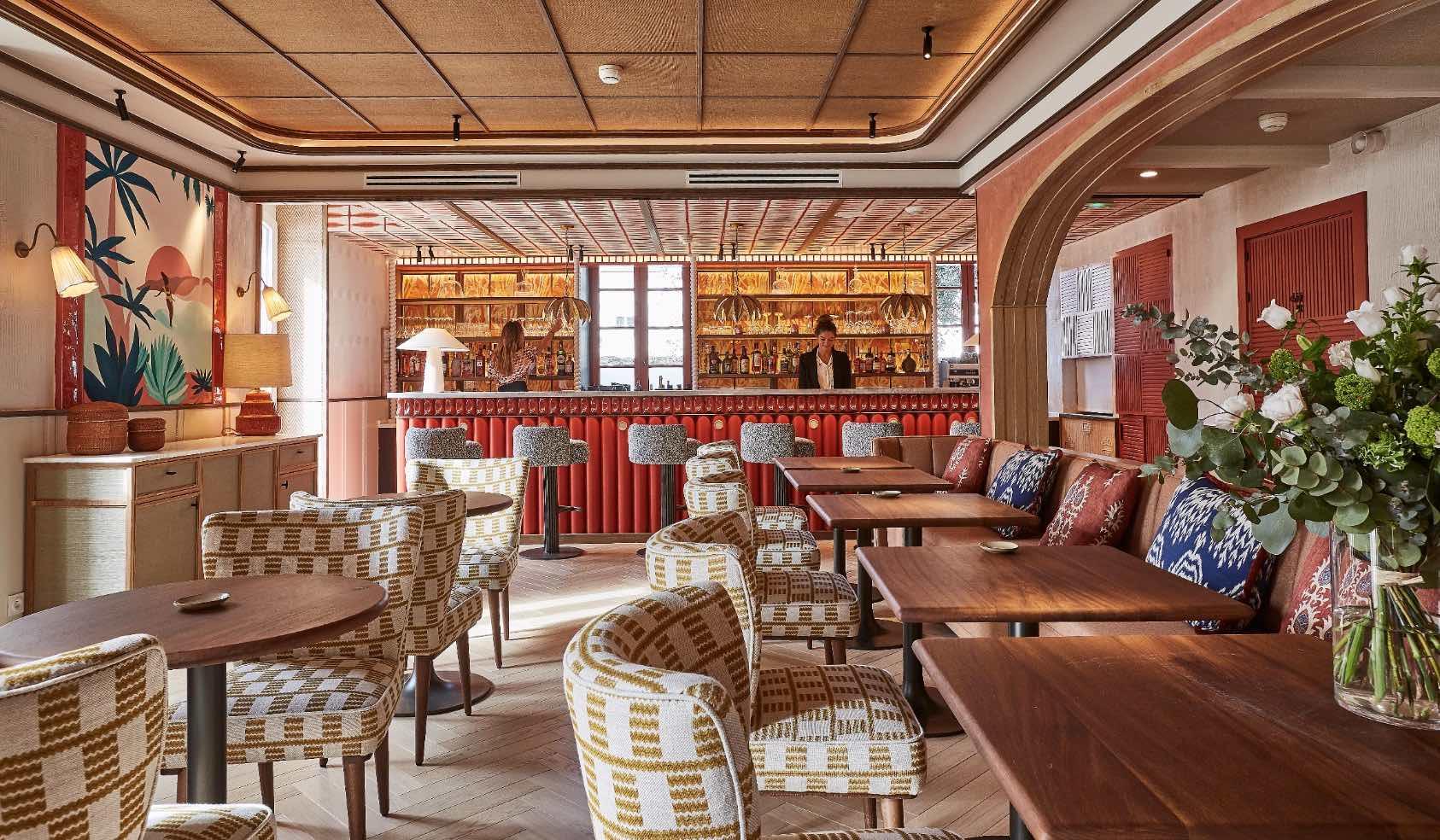 Le bar de l’hôtel © Sophie Boussahba