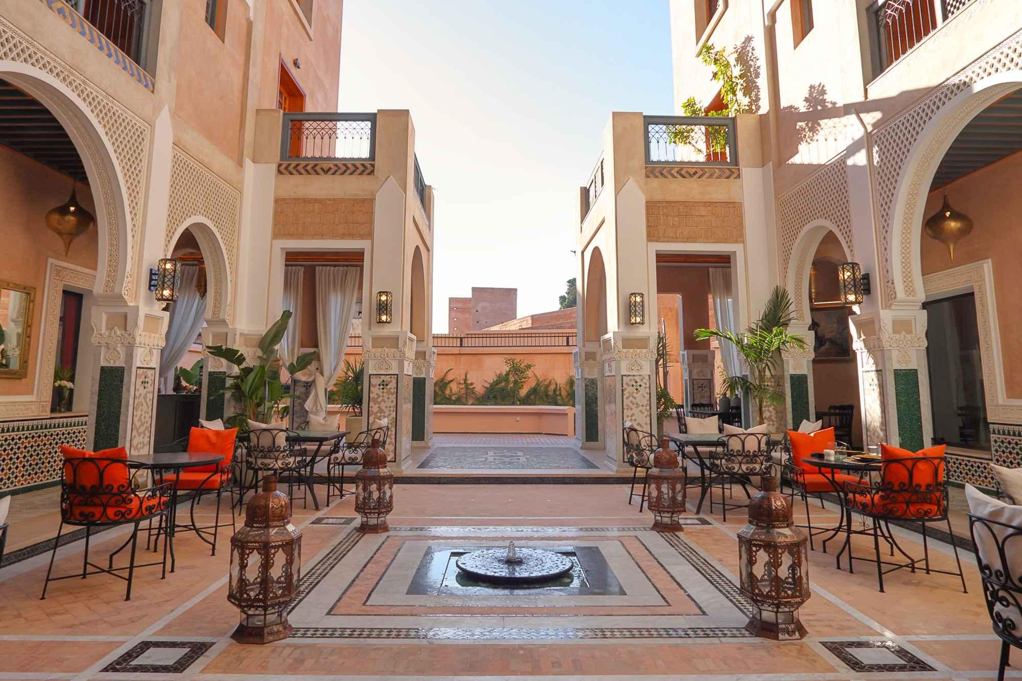 Le patio du Riad Dar Lys à Fès, au Maroc © Riad Dar Lys