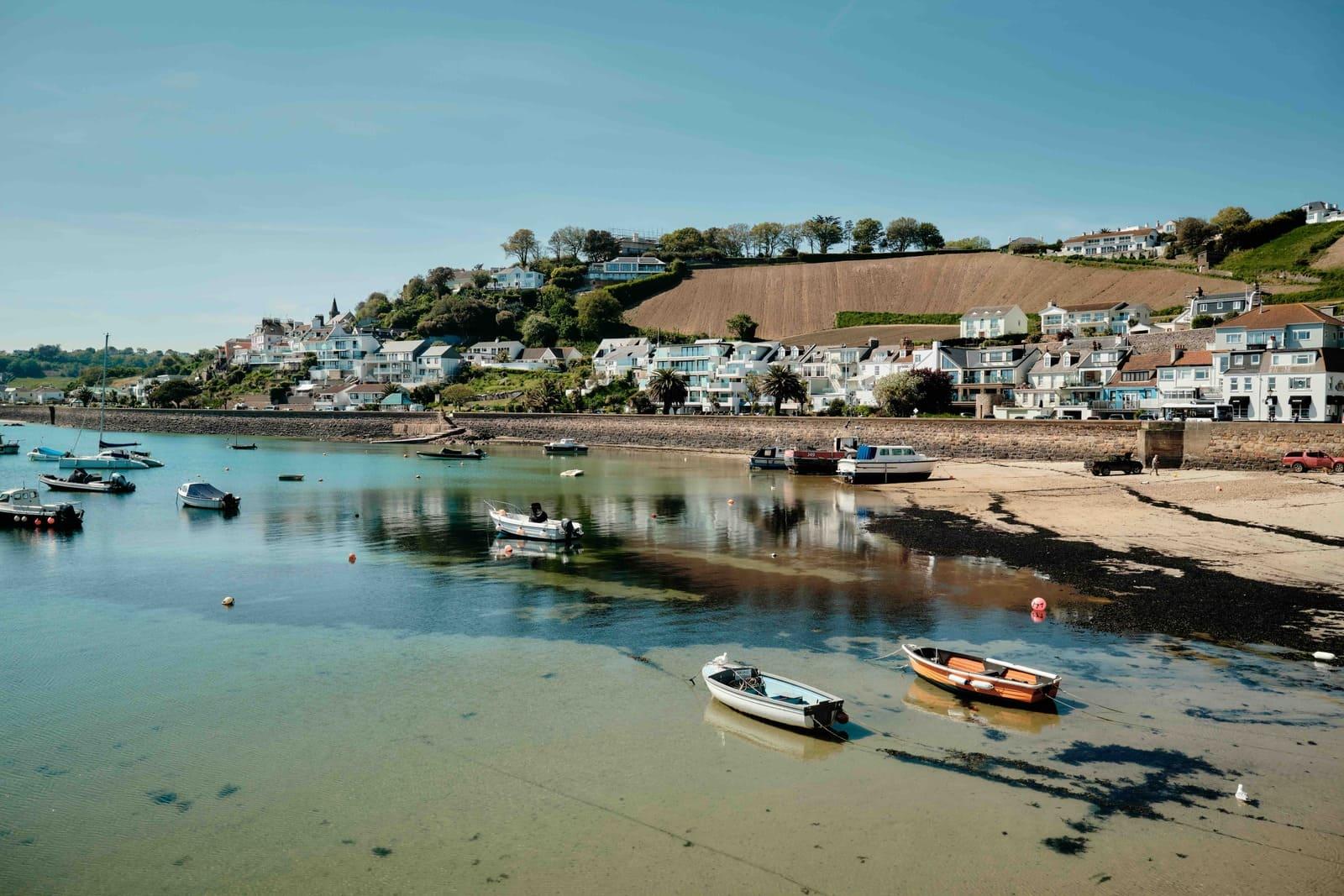 Le port de Gorey © Max Burnett