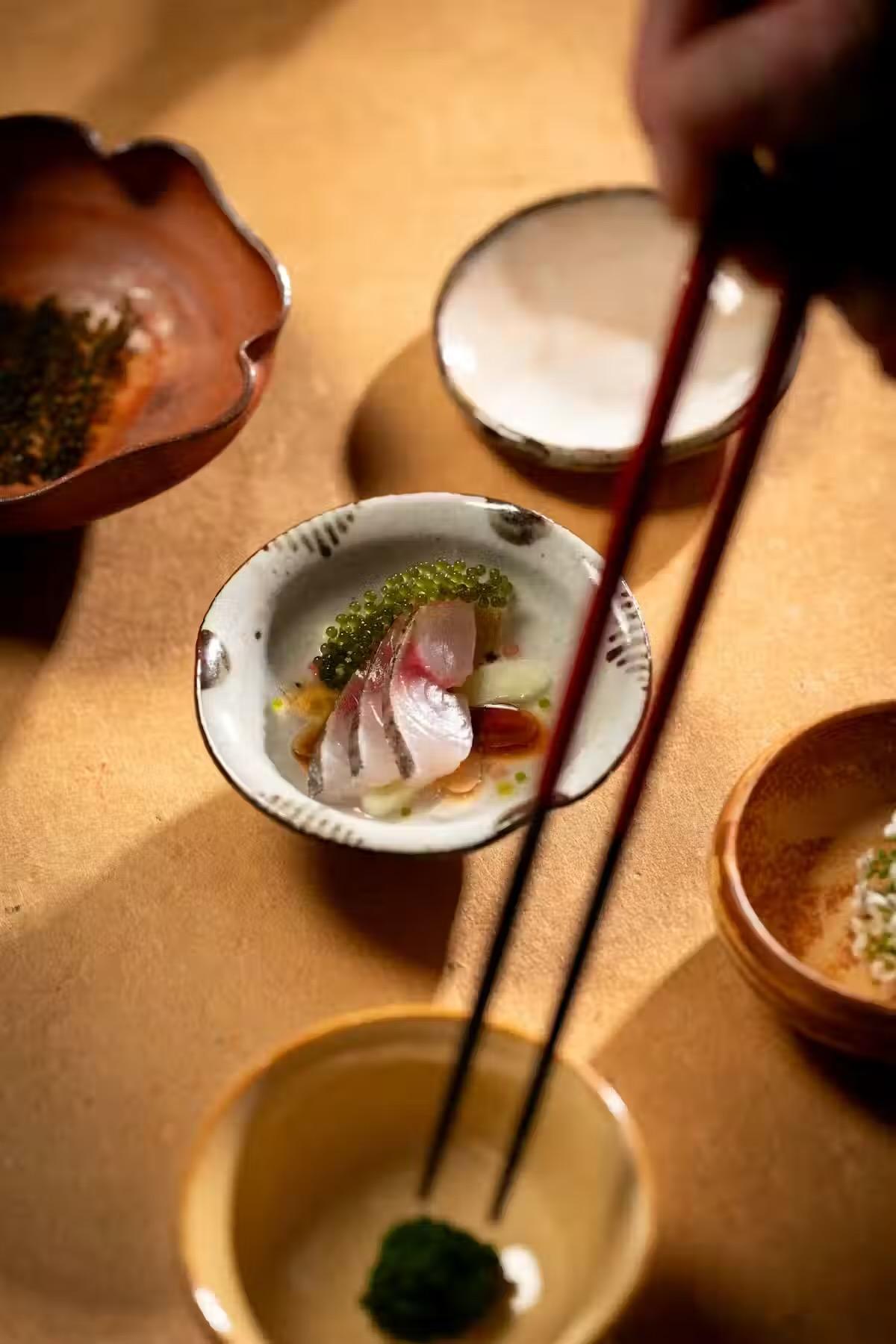 Le restaurant de sushis Hakuba à l’hôtel Le Cheval Blanc de Paris © Caroline Dutrey