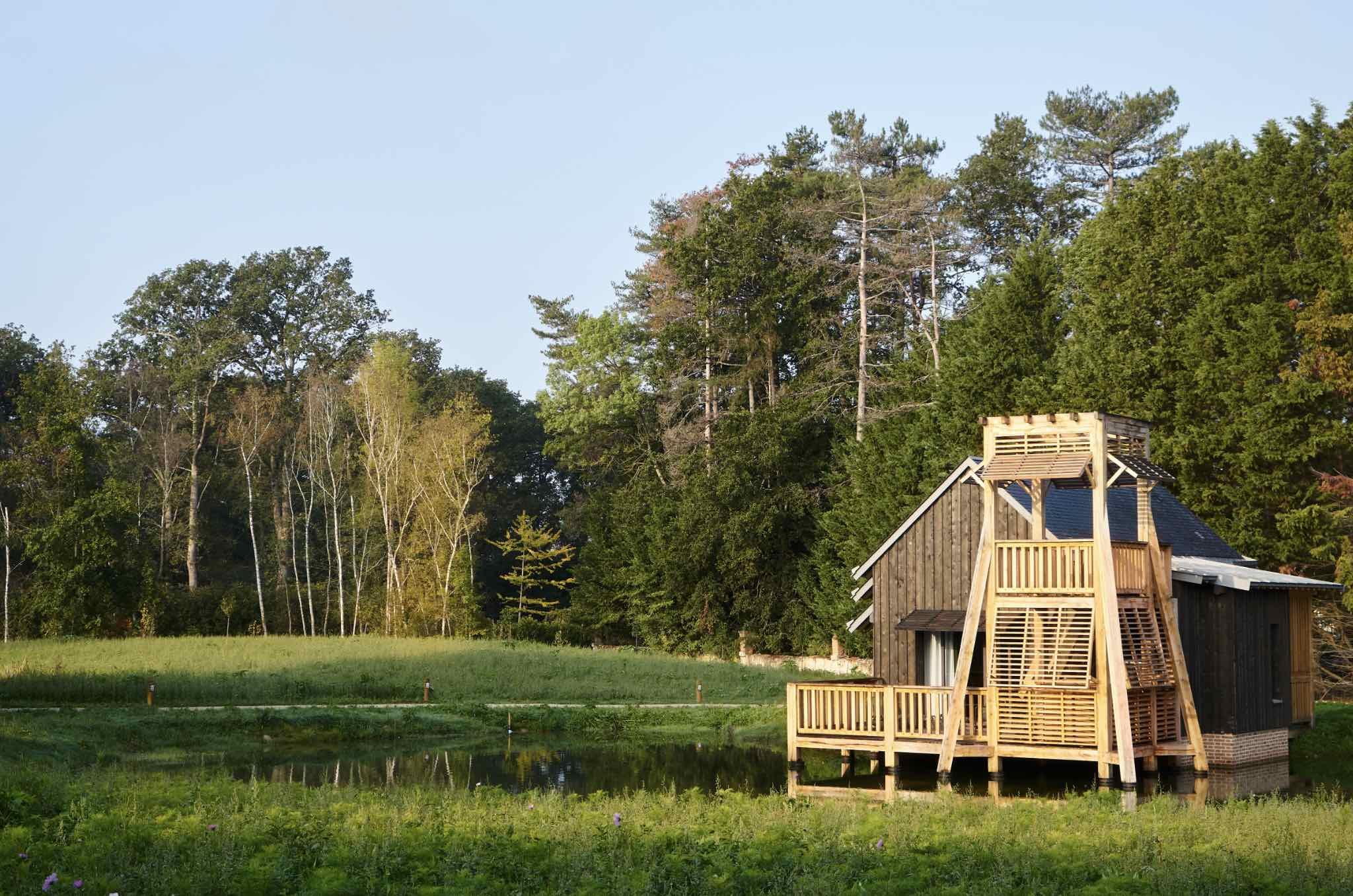 Une des cabanes de l’hôtel de luxe pour profiter de la nature lors d’un week-end bien-être © Les Sources de Cheverny