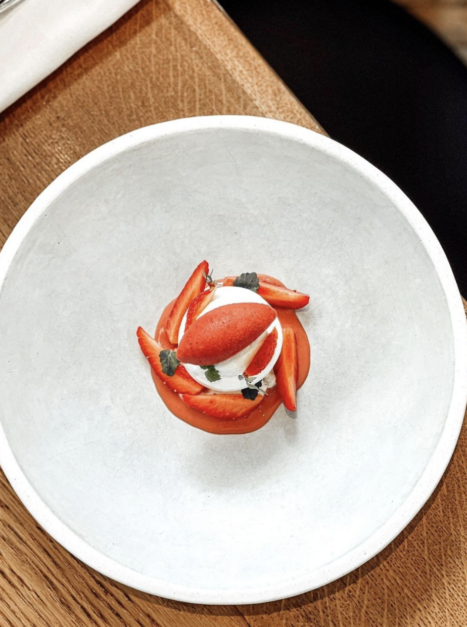 Les fraises, dessert léger après la bouillabaisse © Rooster