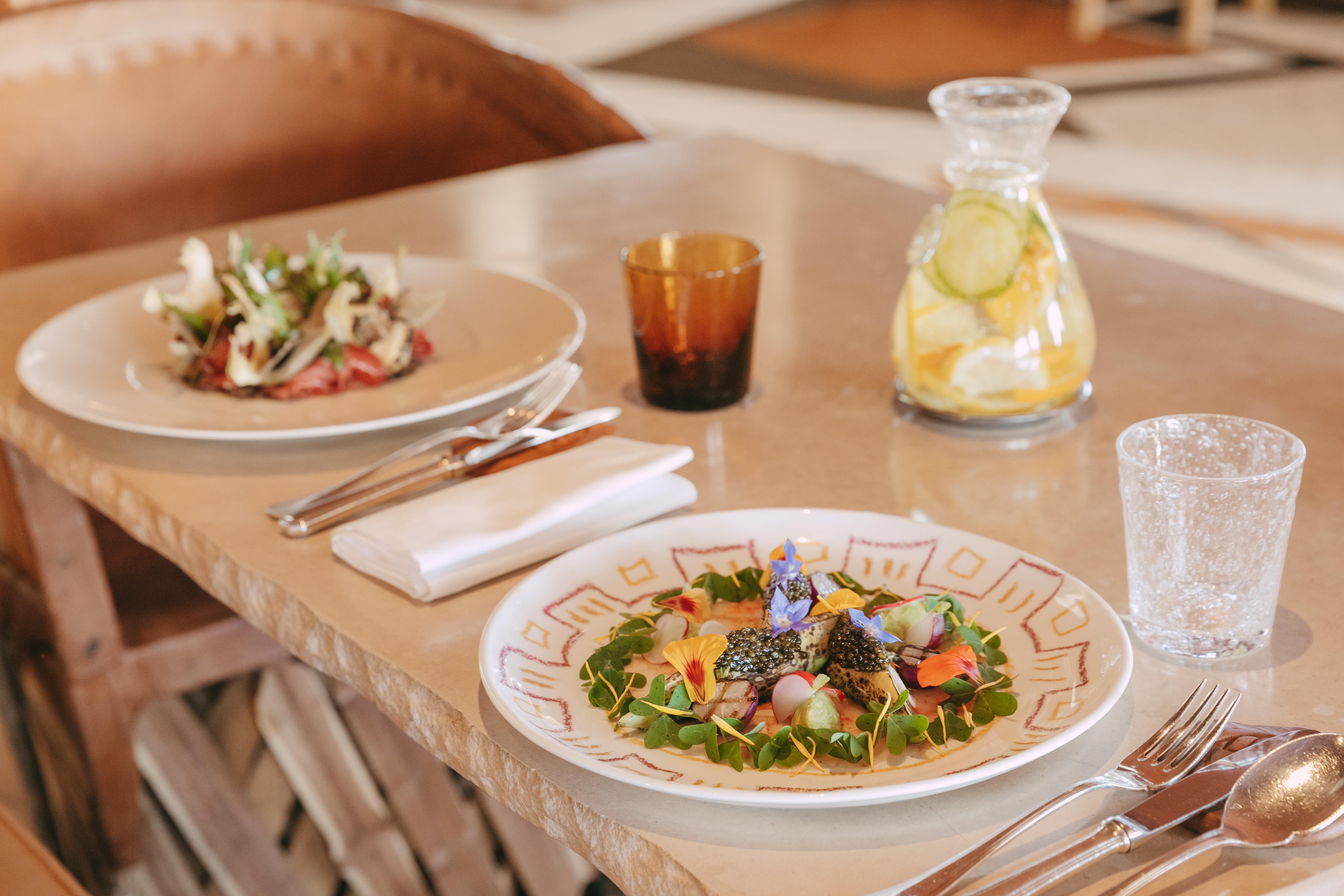 A la table de Lily of the Valley © DR