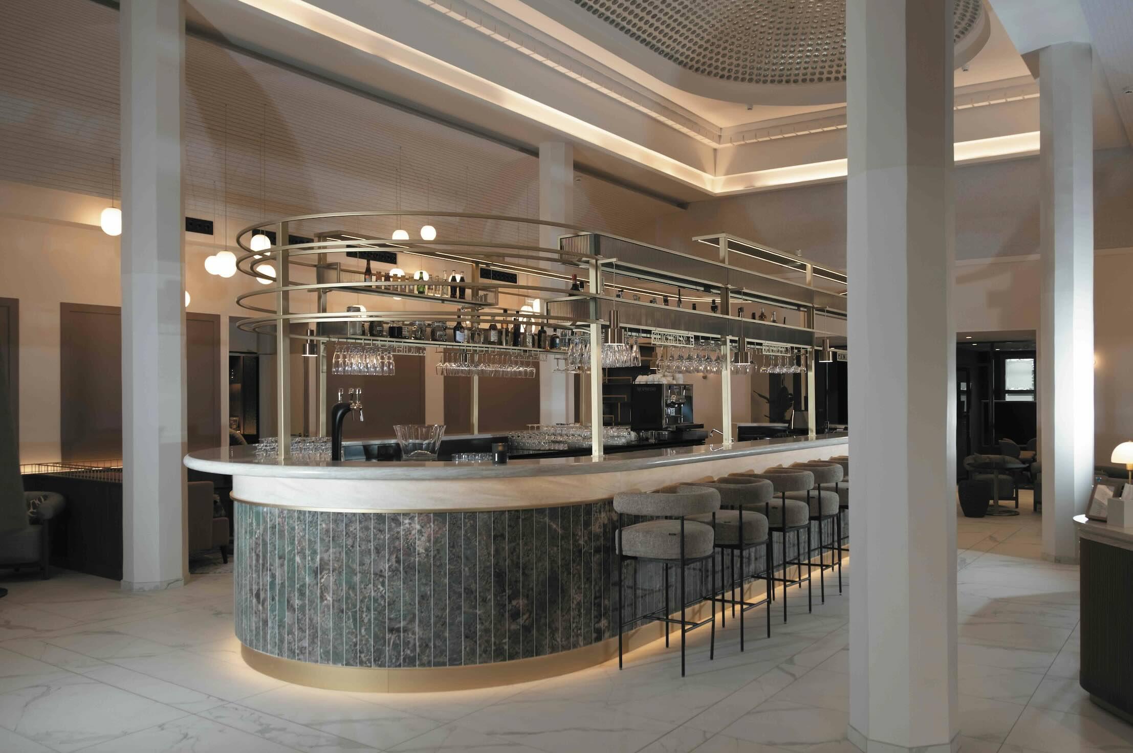 Le Lobby-bar de L’Hôtel & Spa Oceania Les Augustins © Hôtel & Spa Oceania Les Augustins
