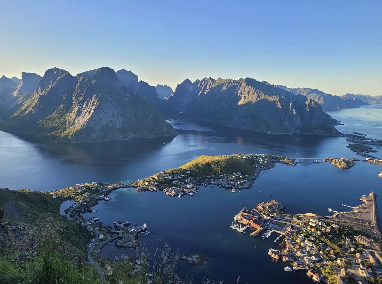 Sur les sentiers préservés de l’Archipel des Lofoten avec © Carte Blanche Expédition 