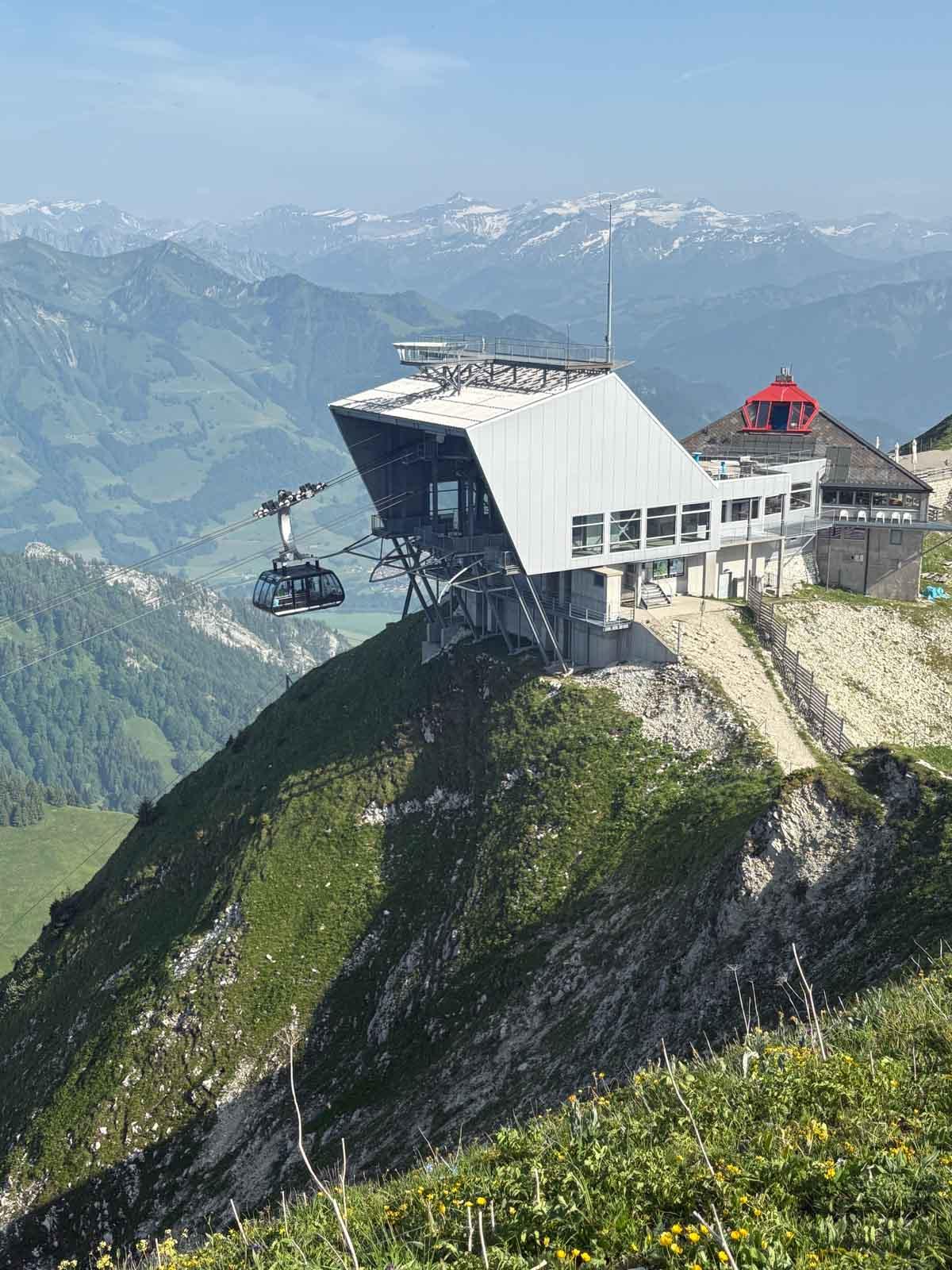 Profitez d’une vue imprenable dans le Moléson pendant votre road trip dans le canton de Fribourg