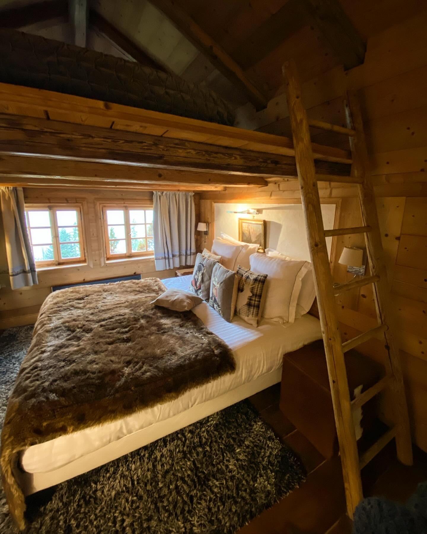 Une chambre dans la ferme © La Ferme des Vônezins