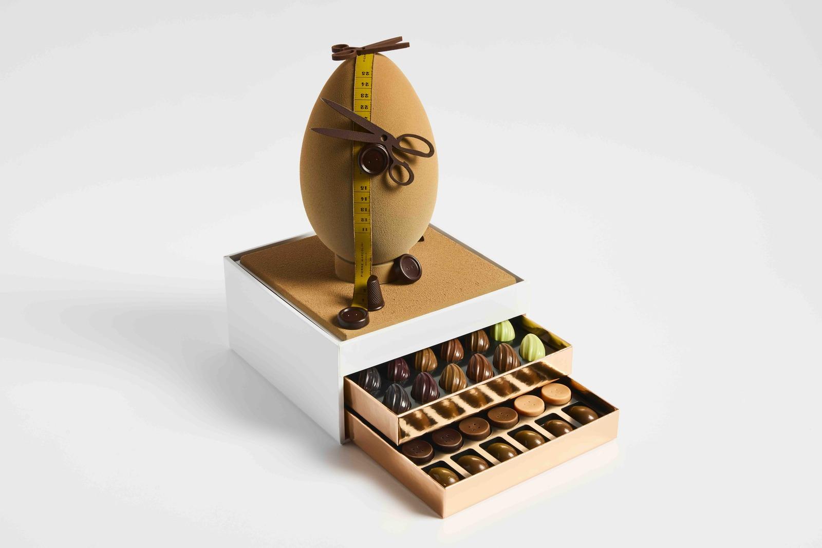 L’oeuf Haute Couture XXL et ses tiroirs © Pierre Marcolini 