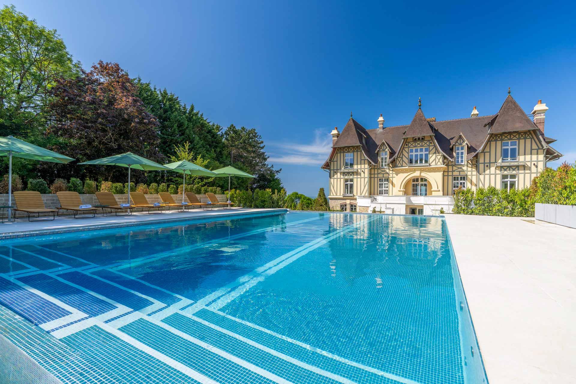 Maison Douce Époque, hôtel en Normandie, à Deauville ©BabXIII