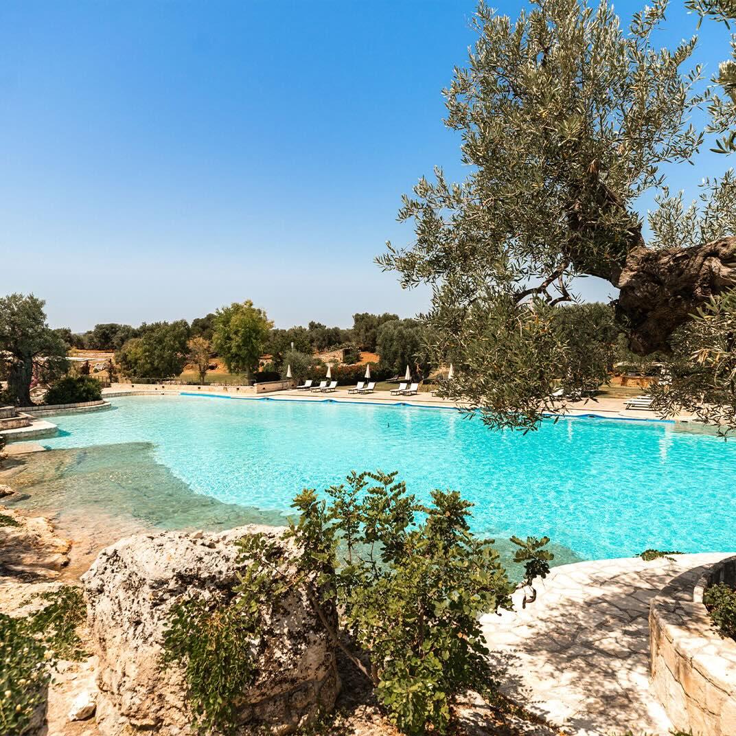 Se baigner dans la piscine de l’hôtel © Masseria San Domecino