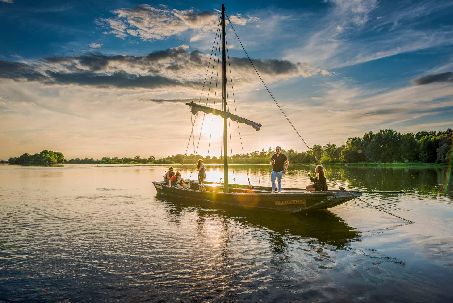 Croisière en toue sur la Loire avec Millière Raboton © ADT Touraine - JC Coutan