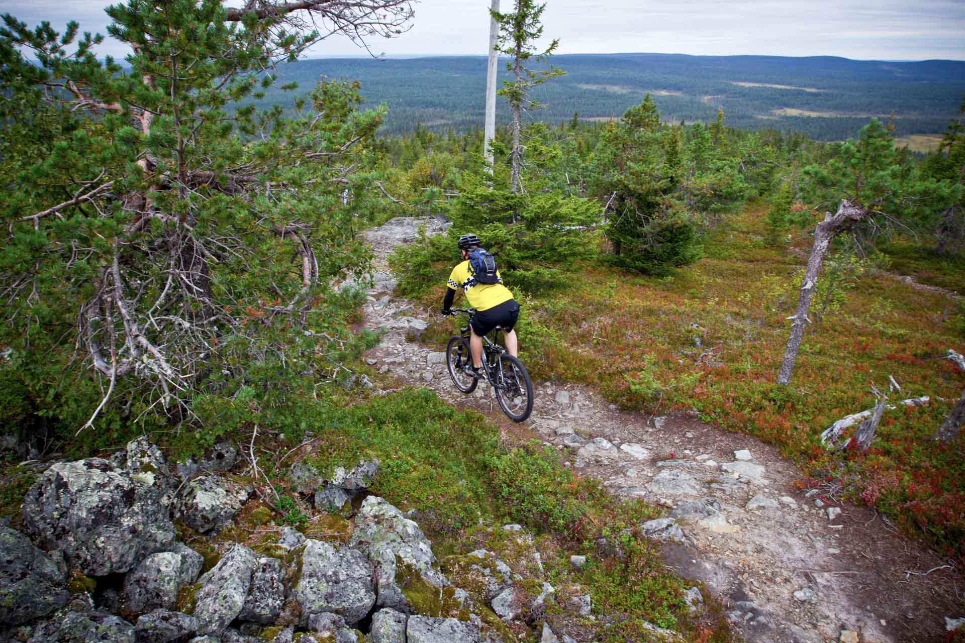 Sur les pentes d’Iso Syöte à VTT © Kim Östman