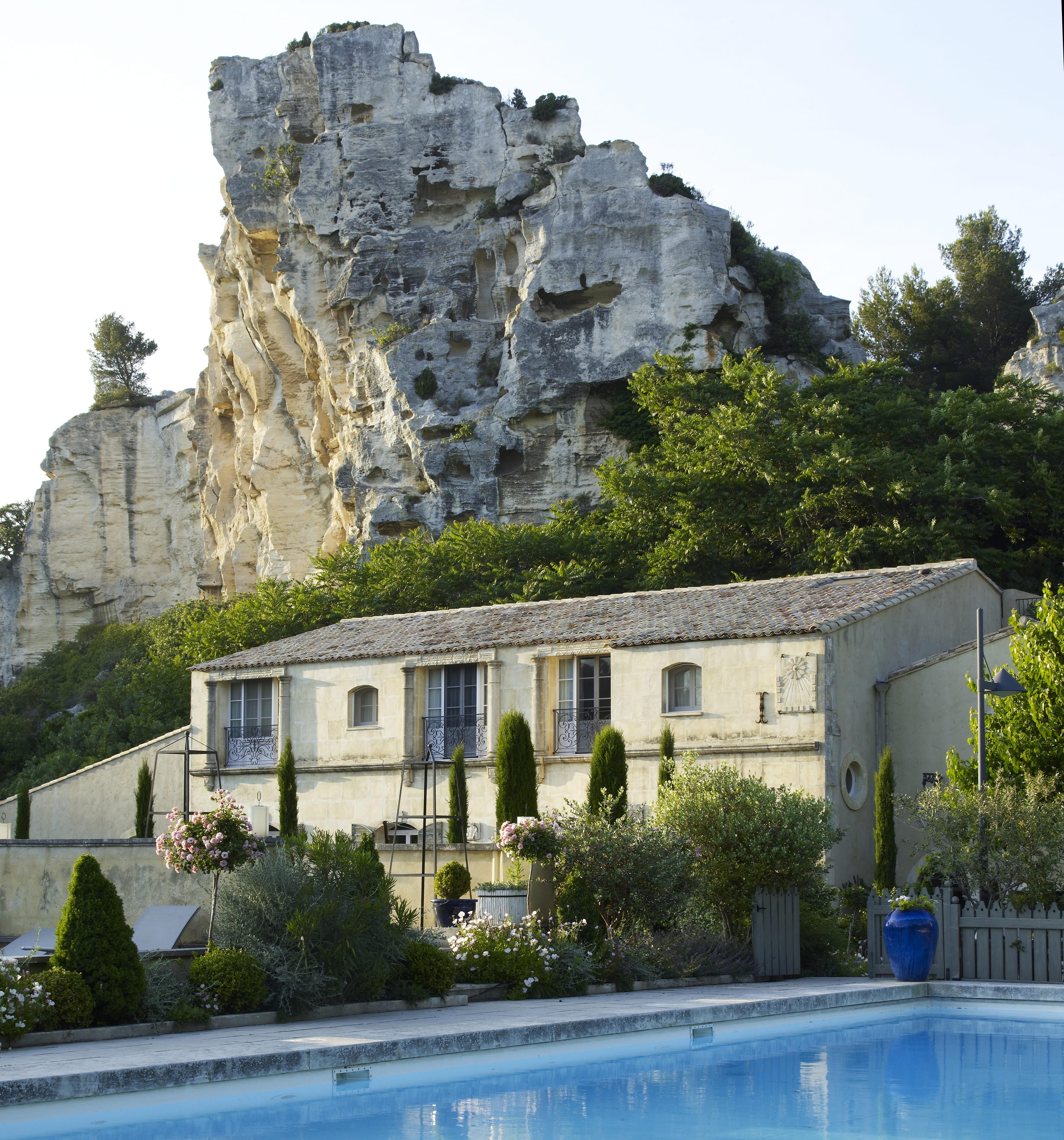 L’Oustau de Baumanière situé à quelques minutes du Domaine de Trévallon et au coeur de l’appellation Baux-de-Provence © DR