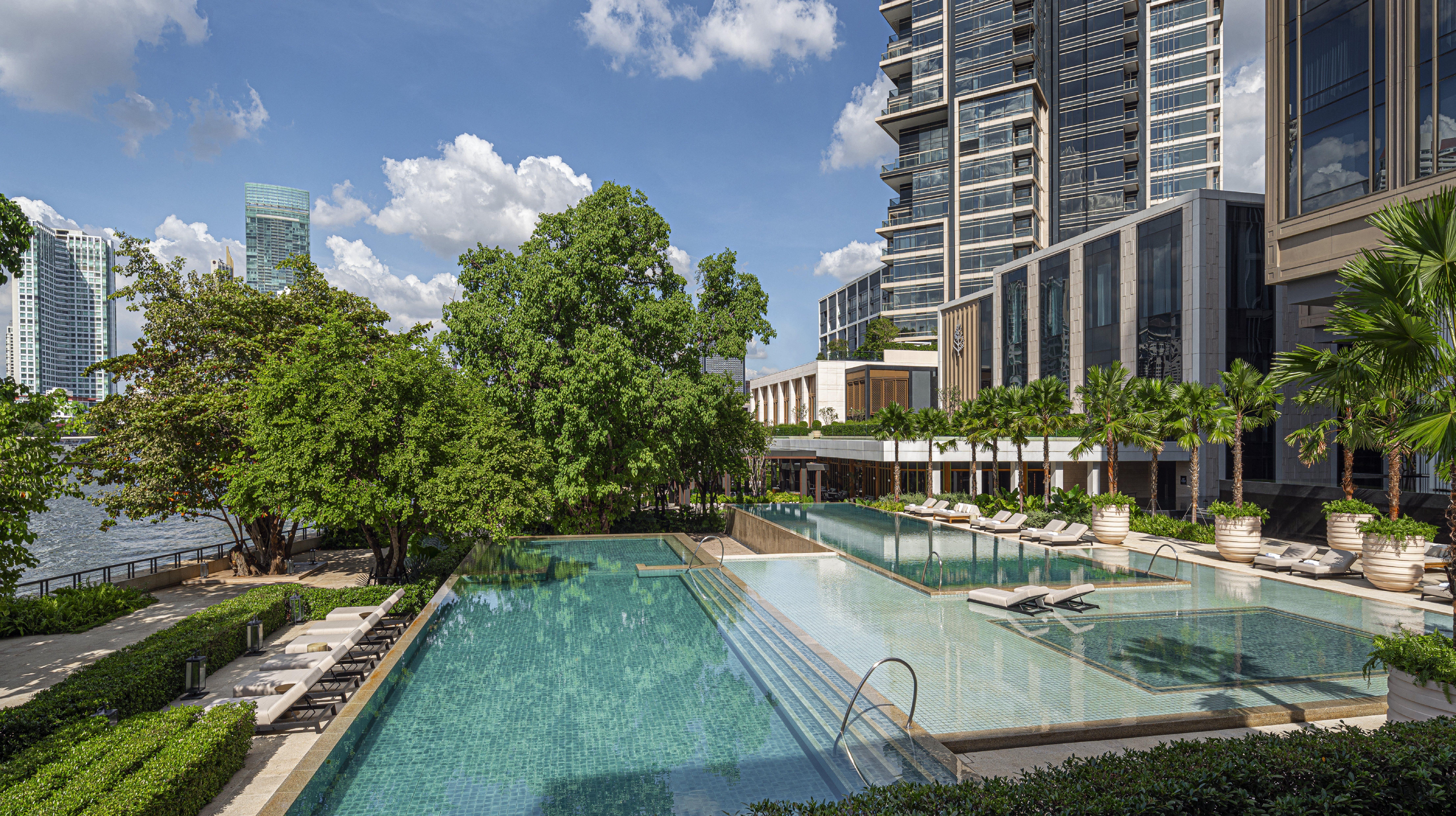 La piscine de l’hôtel Four Seasons à Bangkok © Four Seasons