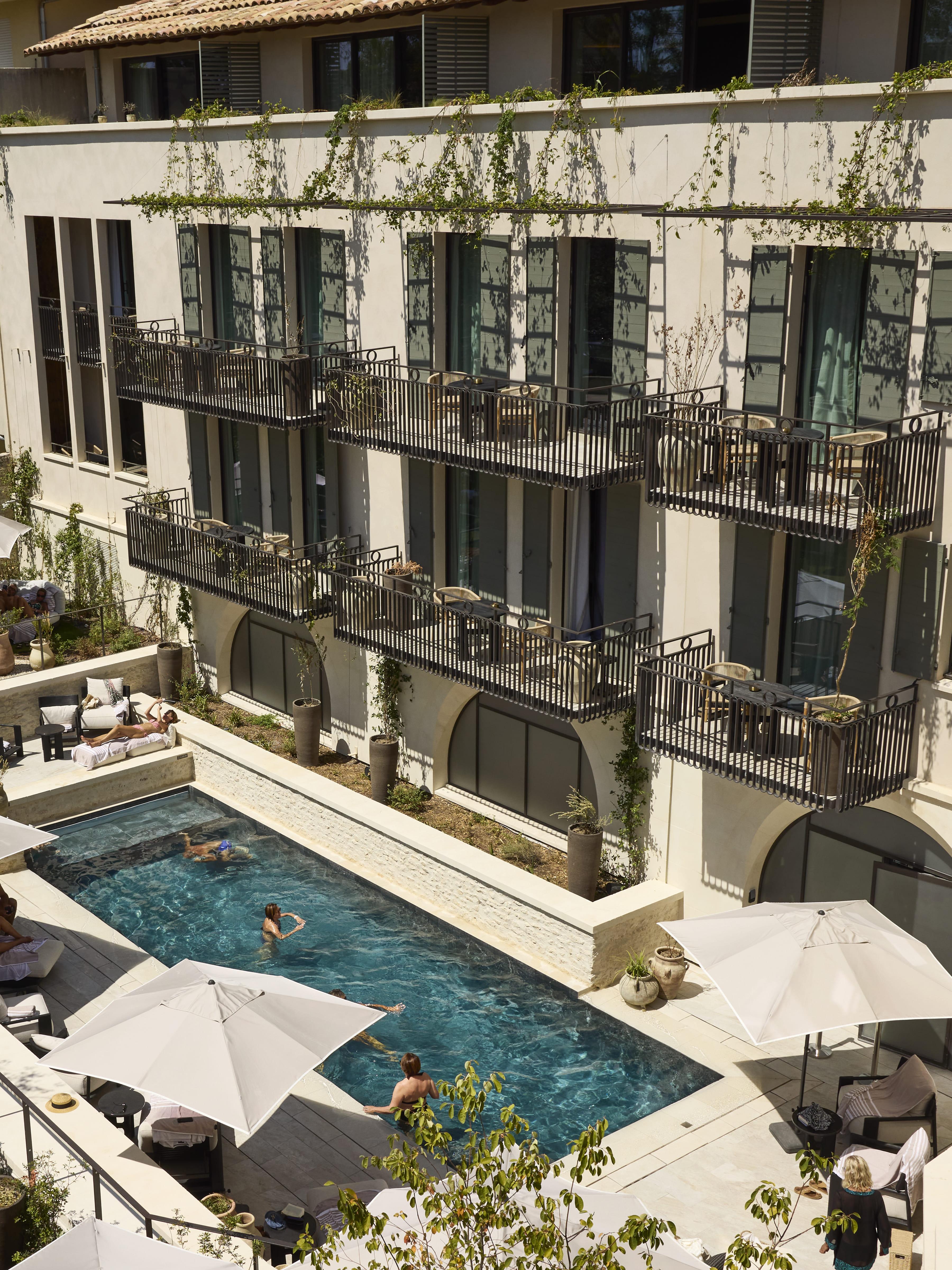 La piscine de l’hôtel de Provence © Francis Amiand