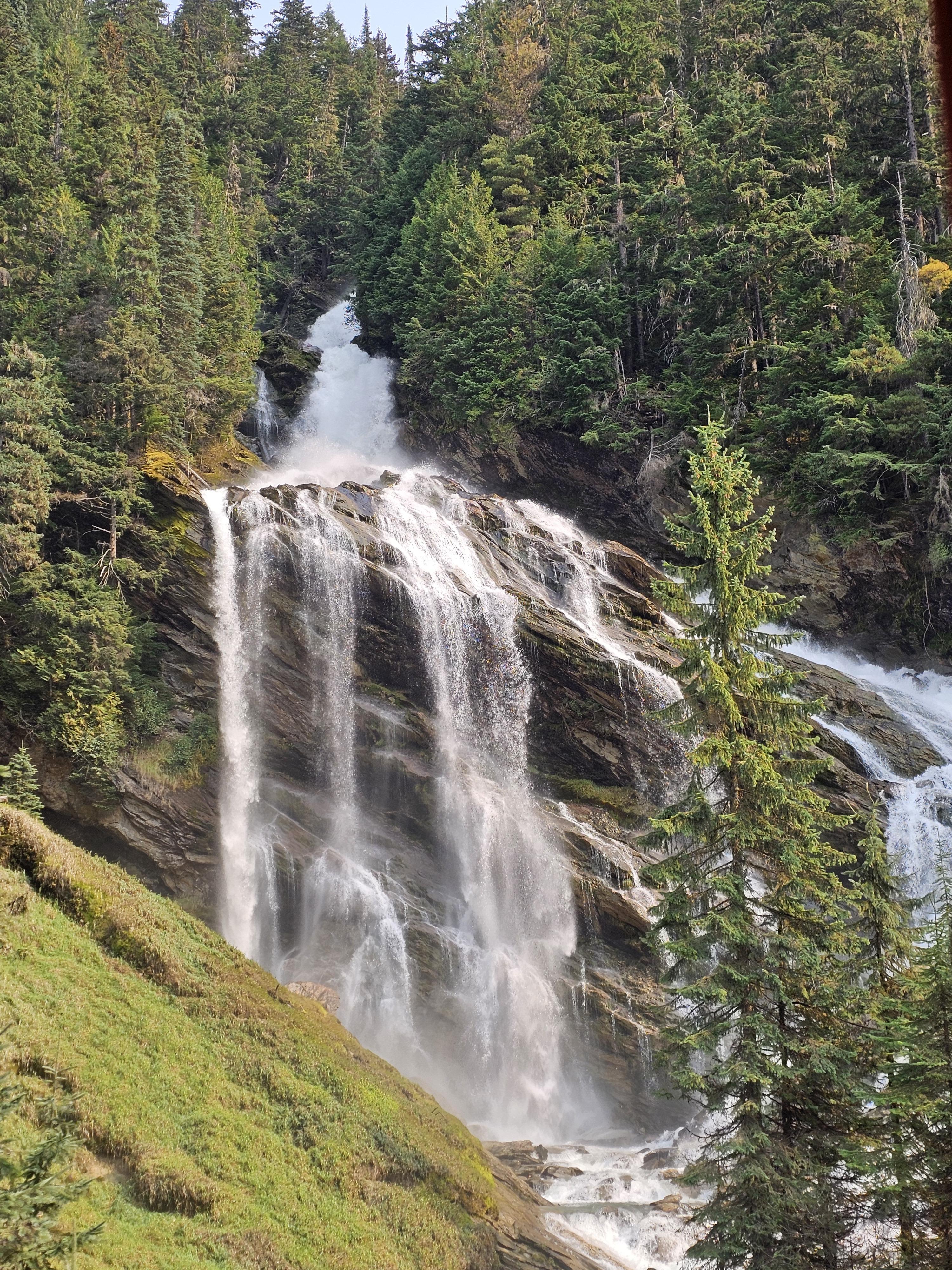 Les chutes spectaculaires des Pyramid Falls 