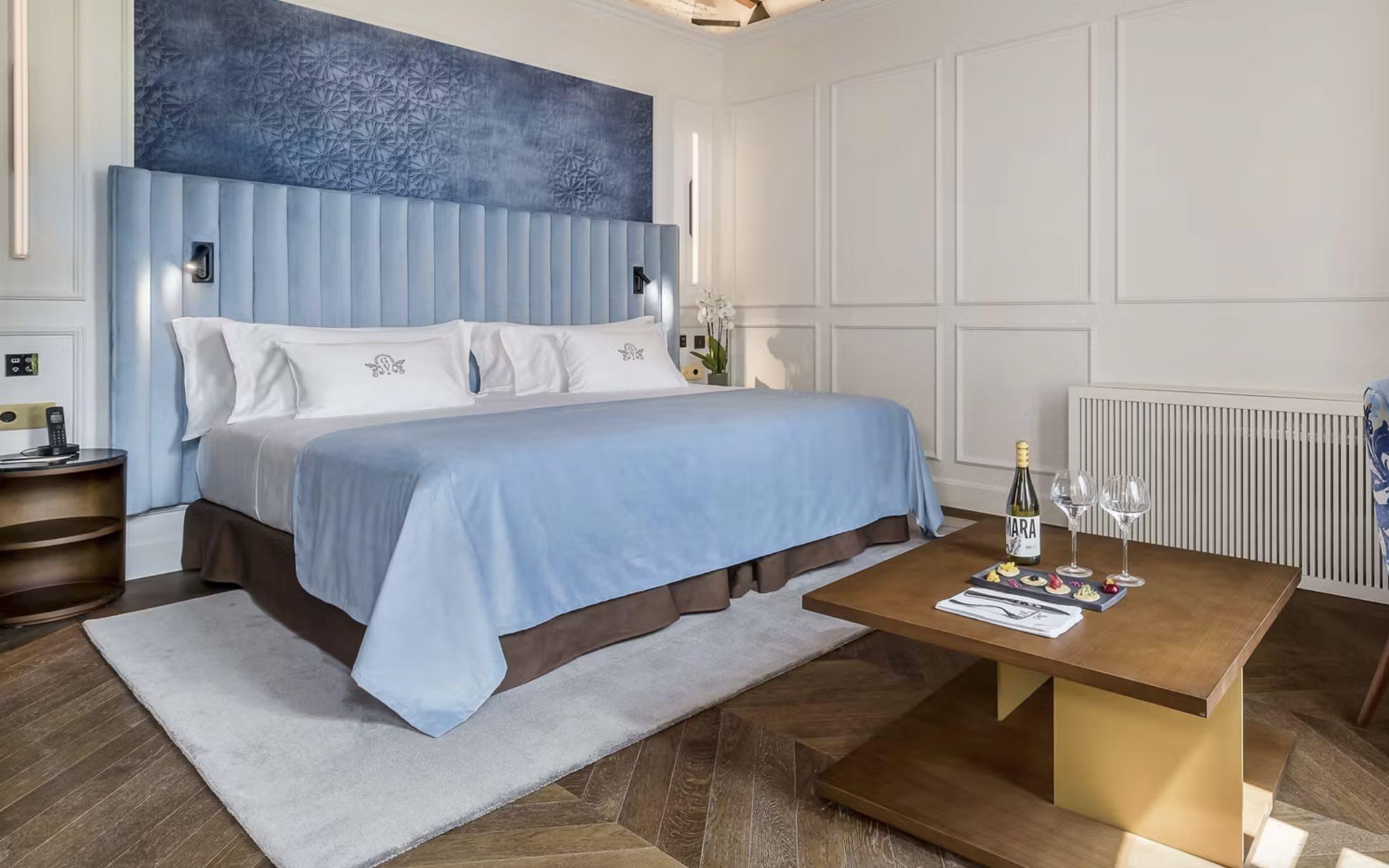 Une des chambres de l’hôtel Palacio Gran Via © DR